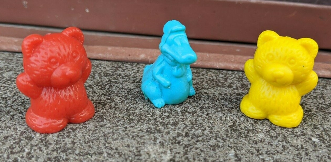 Miniature plastic toy bear 3 piece play set doll house age 5-7 years 1 in. h