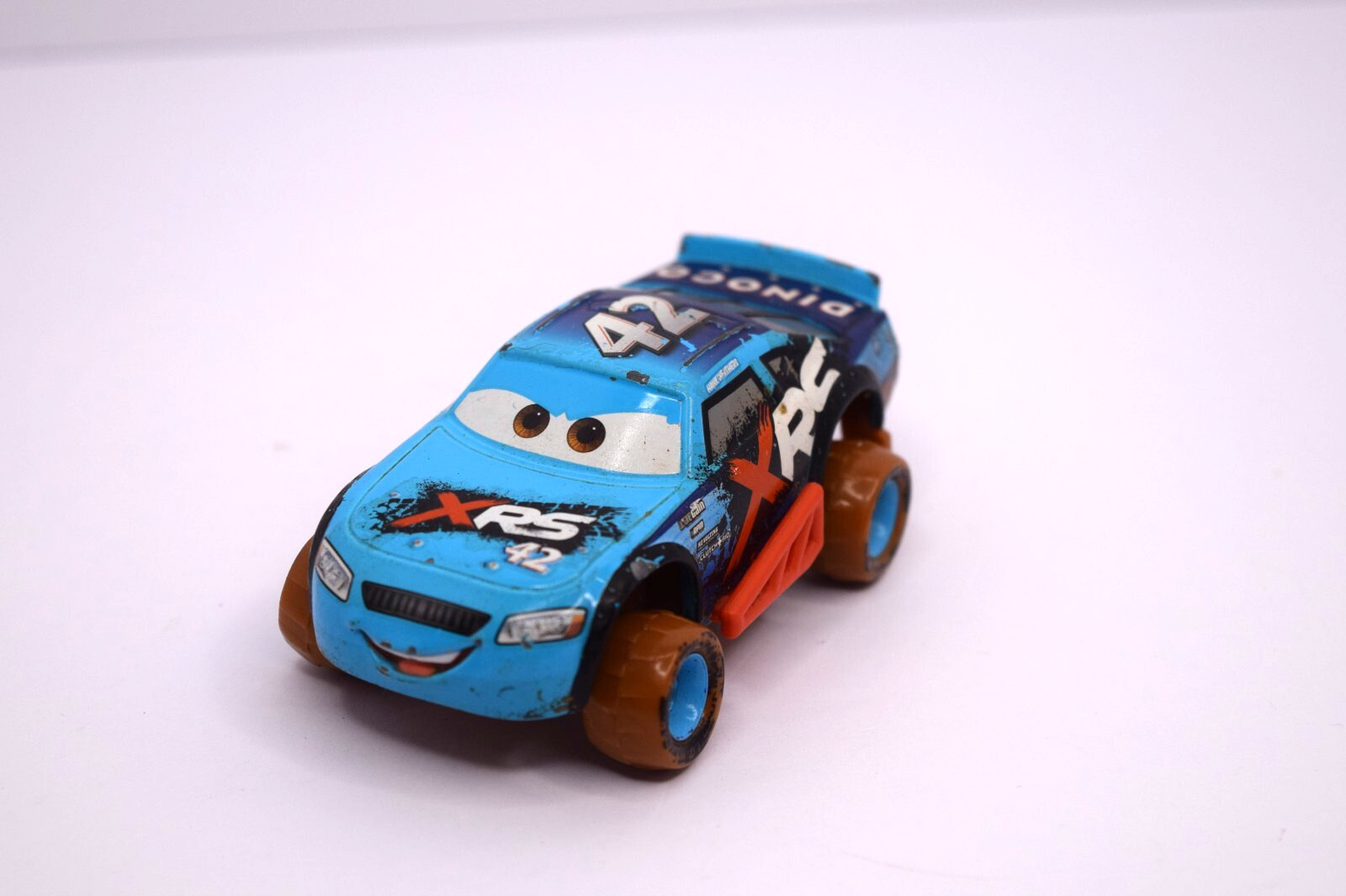 Disney Pixar Cars 3 Mud Racing Cal Weathers Diecast Figure Car