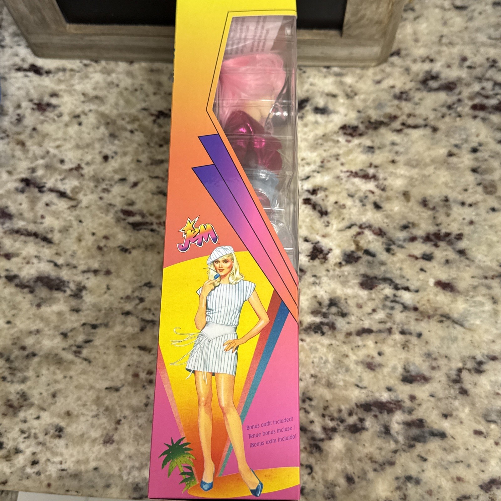 Jem and the Holograms « Jem » Fashion Doll Truly Outrageous 12 inch Doll w/speaker