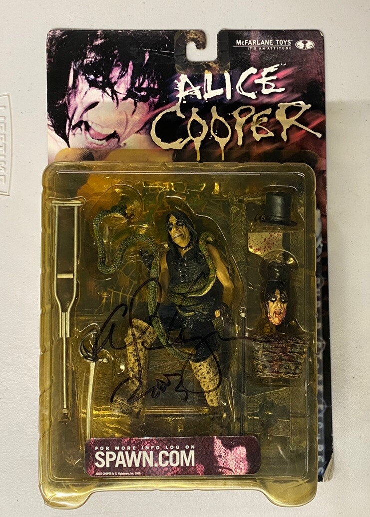 Alice Cooper McFarlane Toys Action Figure *SIGNED by ALICE COOPER !!