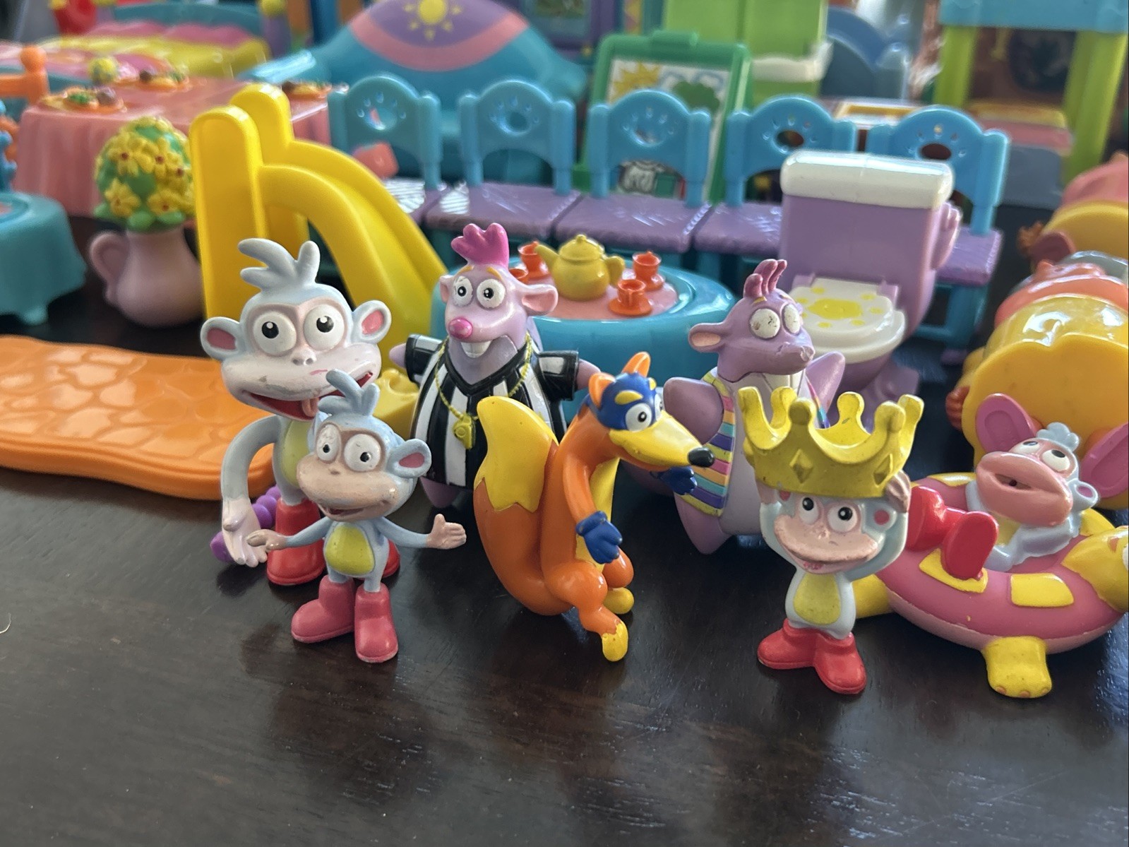 HUGE lot Dora The Explorer Talking Doll House Furniture & Figures Diego & Boots