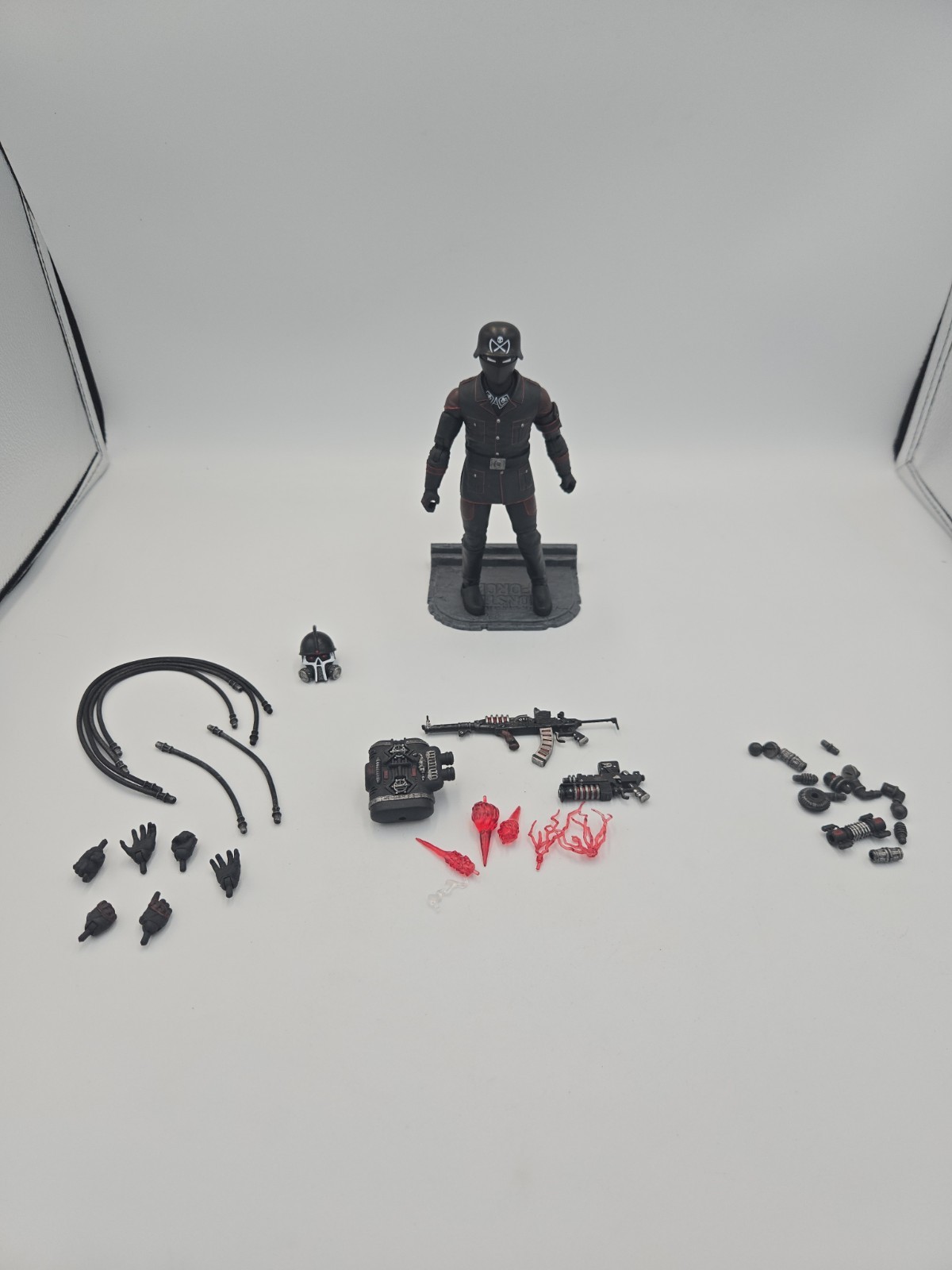 Operation: Monster Force Sleepwalker Obsidian Elite Guardsman Figure. Complete.