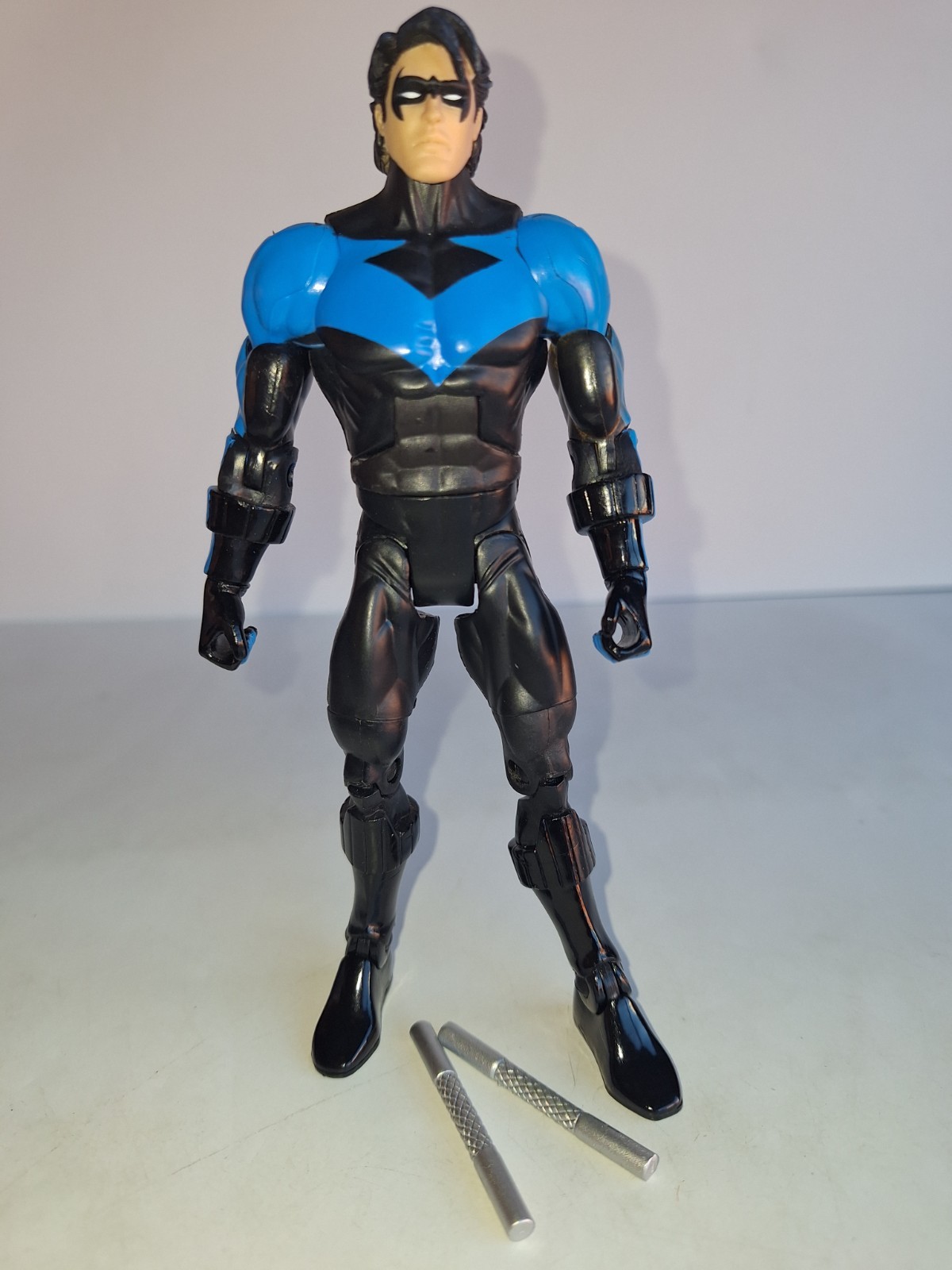 DC Universe Classics Nightwing With Weapons Read Description