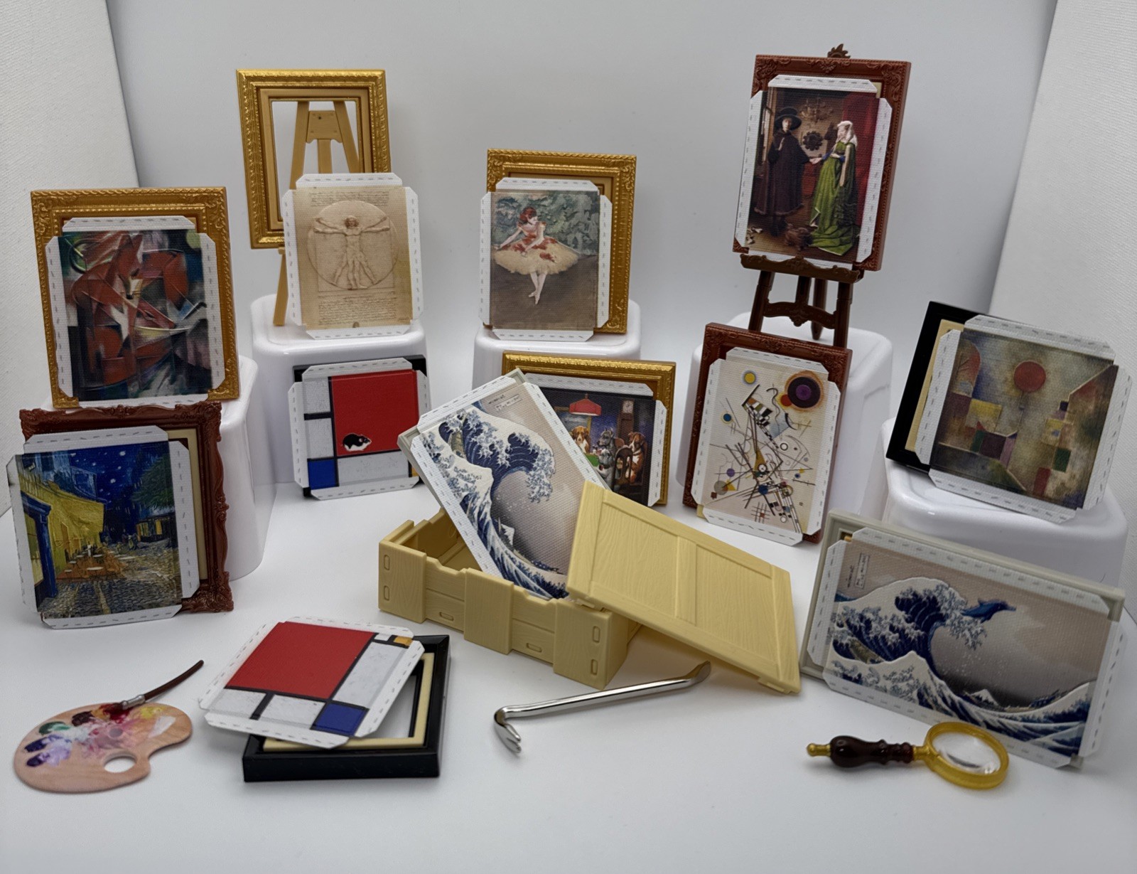 🖼️ New! Mini Brands MASTERPIECES ~ Lot Of 12 Common Paintings + Accessories