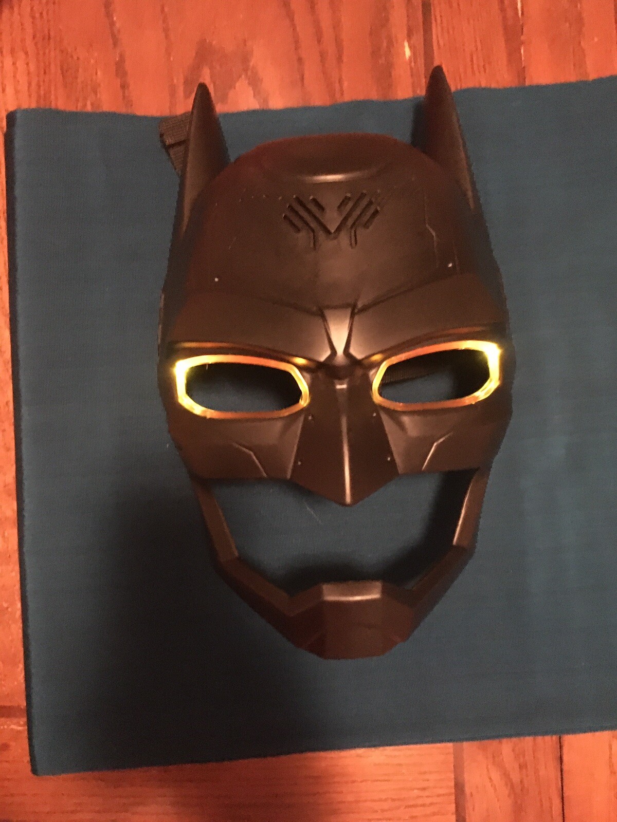 DC Batman Voice Changing Mask with Over 15 Phrases And Light Up Cosplay Costume