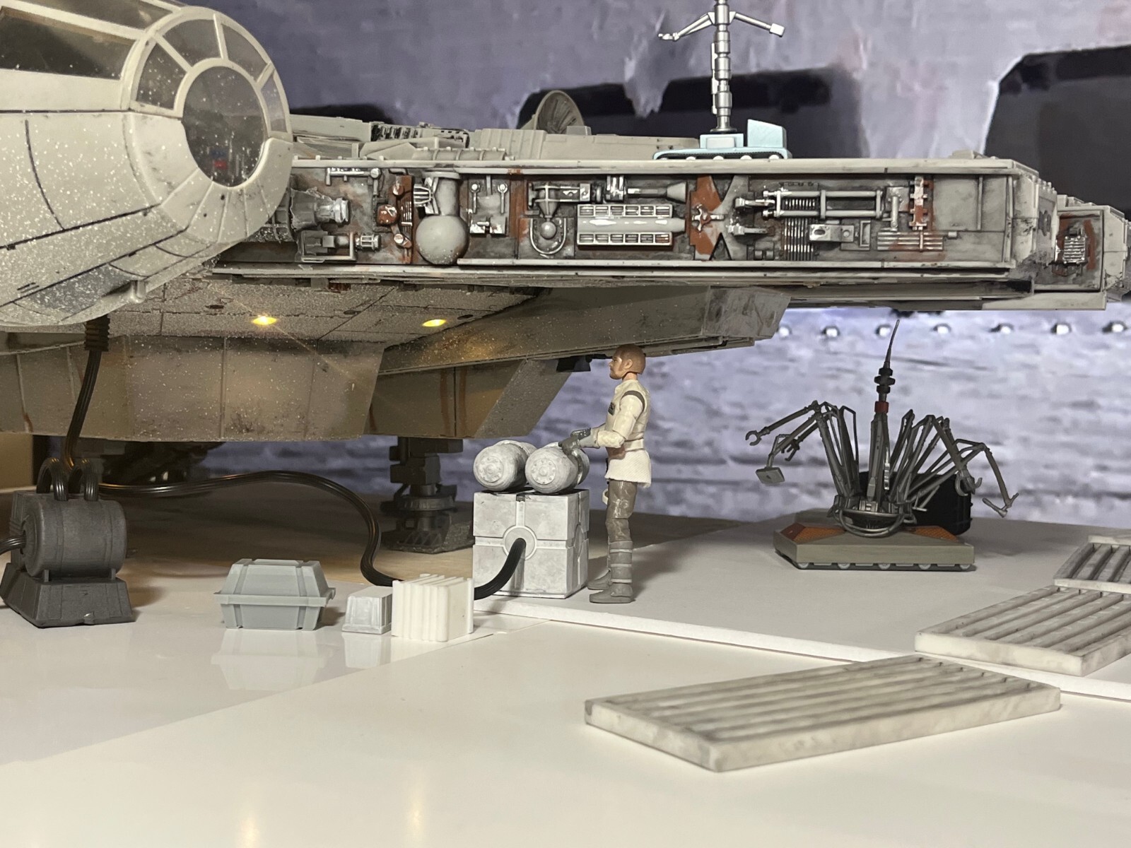 Echo base Hanger equipment for 3.75&Prime; Figure Diorama #1