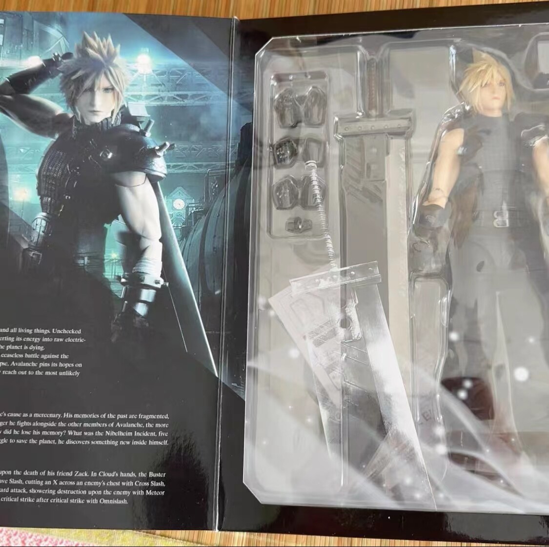 PLAY ARTS Kai Cloud Strife Version N0.1 FF7 VII REMAKE Action Figure