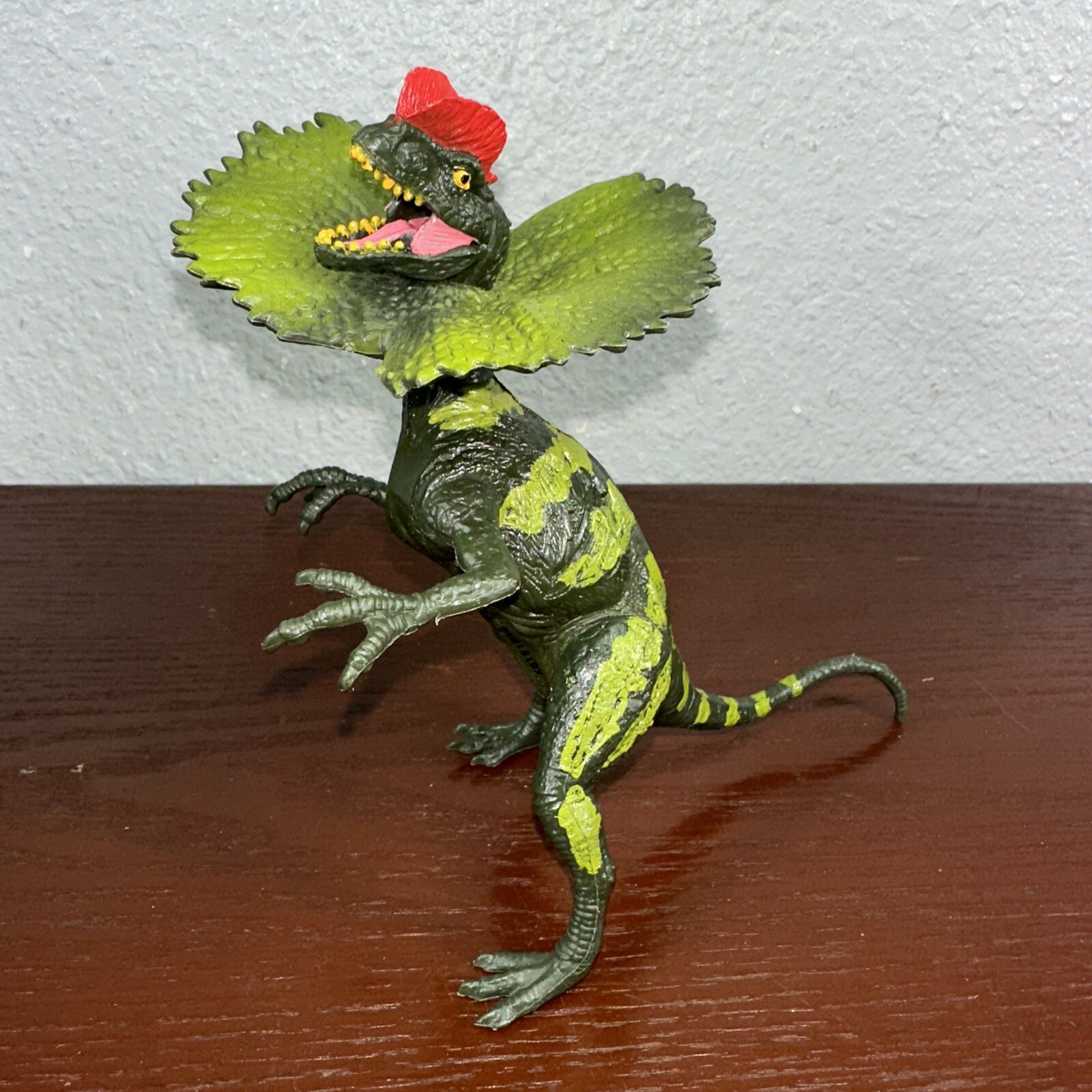 Dilophosaurus Toy Action Figure POSABLE JURASSIC DINOSAURS 6 1/2&Prime; tall Plastic