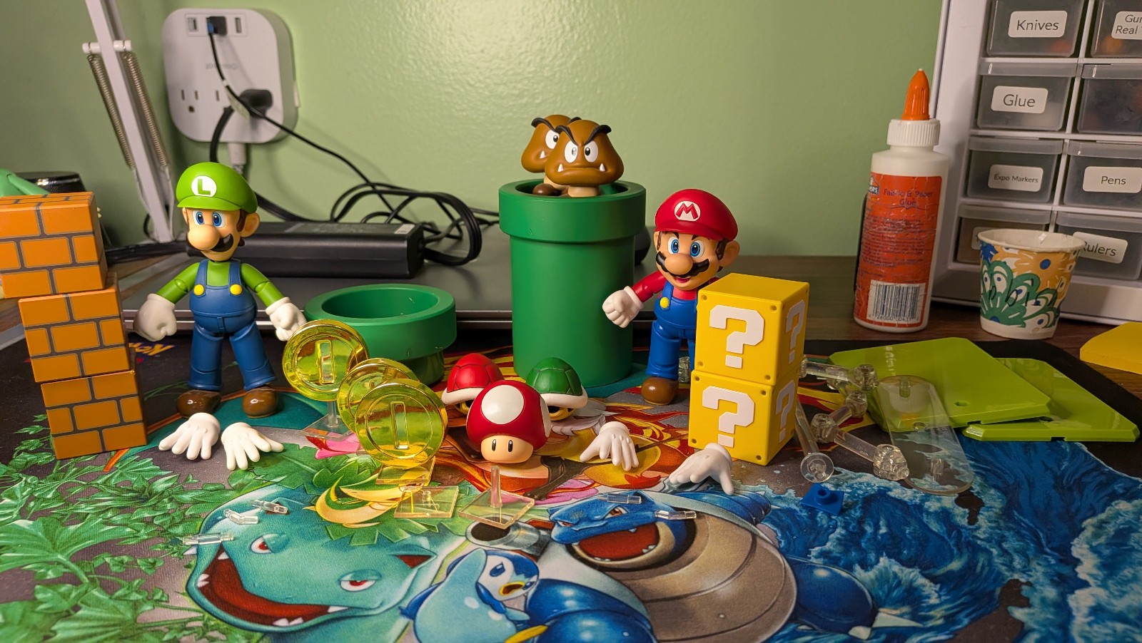 S.H.Figuarts Mario & Luigi + Diorama Playset A + B USED SEE DESCRIPTION