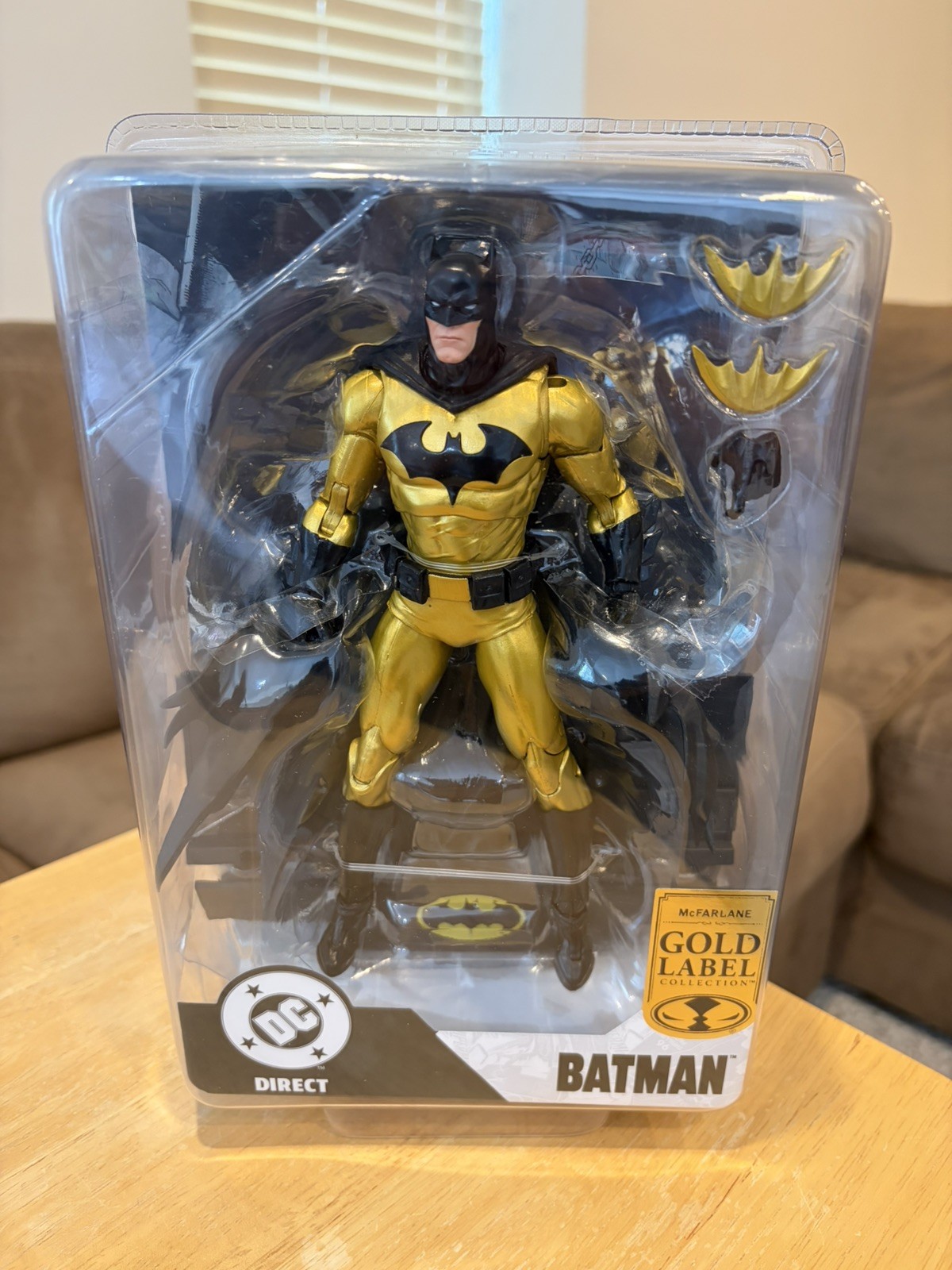 McFarlane DC Multiverse BATMAN HUSH SDCC EXCLUSIVE Gold Label DAMAGED