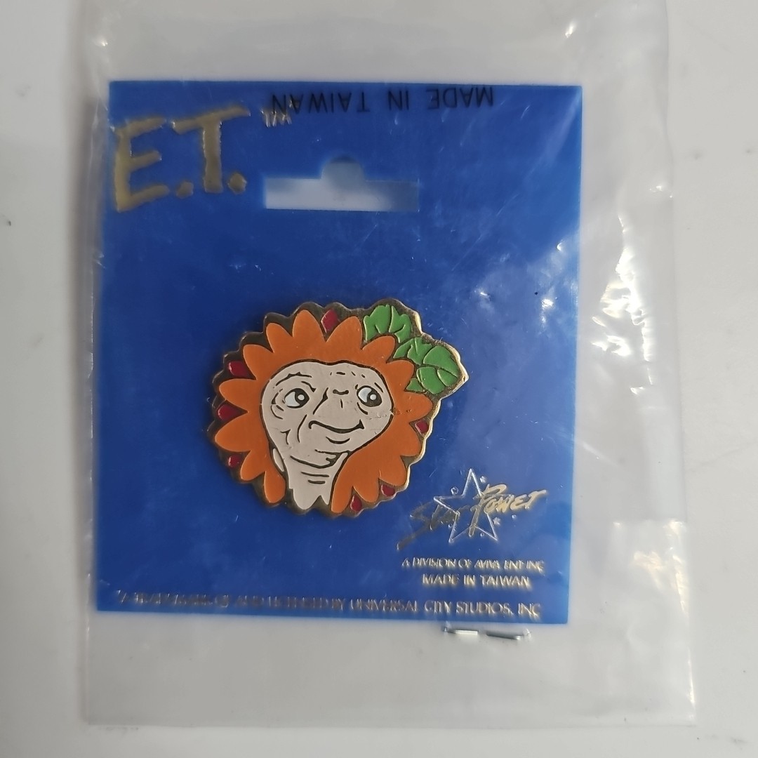 Vintage 1982 Universal Studios E.T. 6 Pin Lot Extra Terrestrial Jewelry Sealed