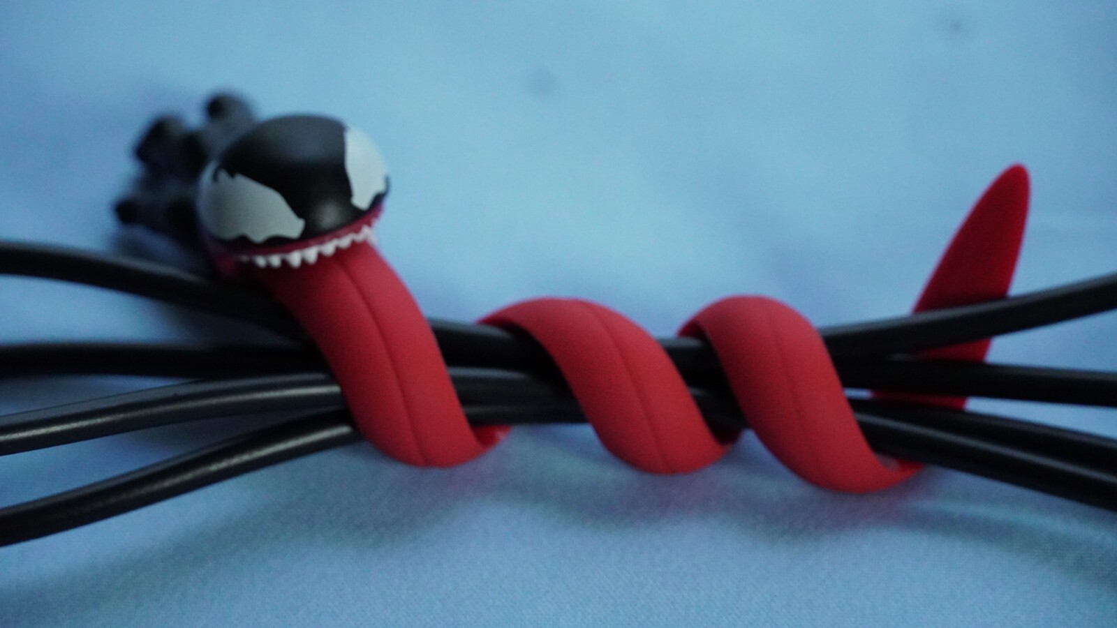 Venom USB Cable Wire Data Line Holder Car Motorcycle Cable Car Toy Decorative
