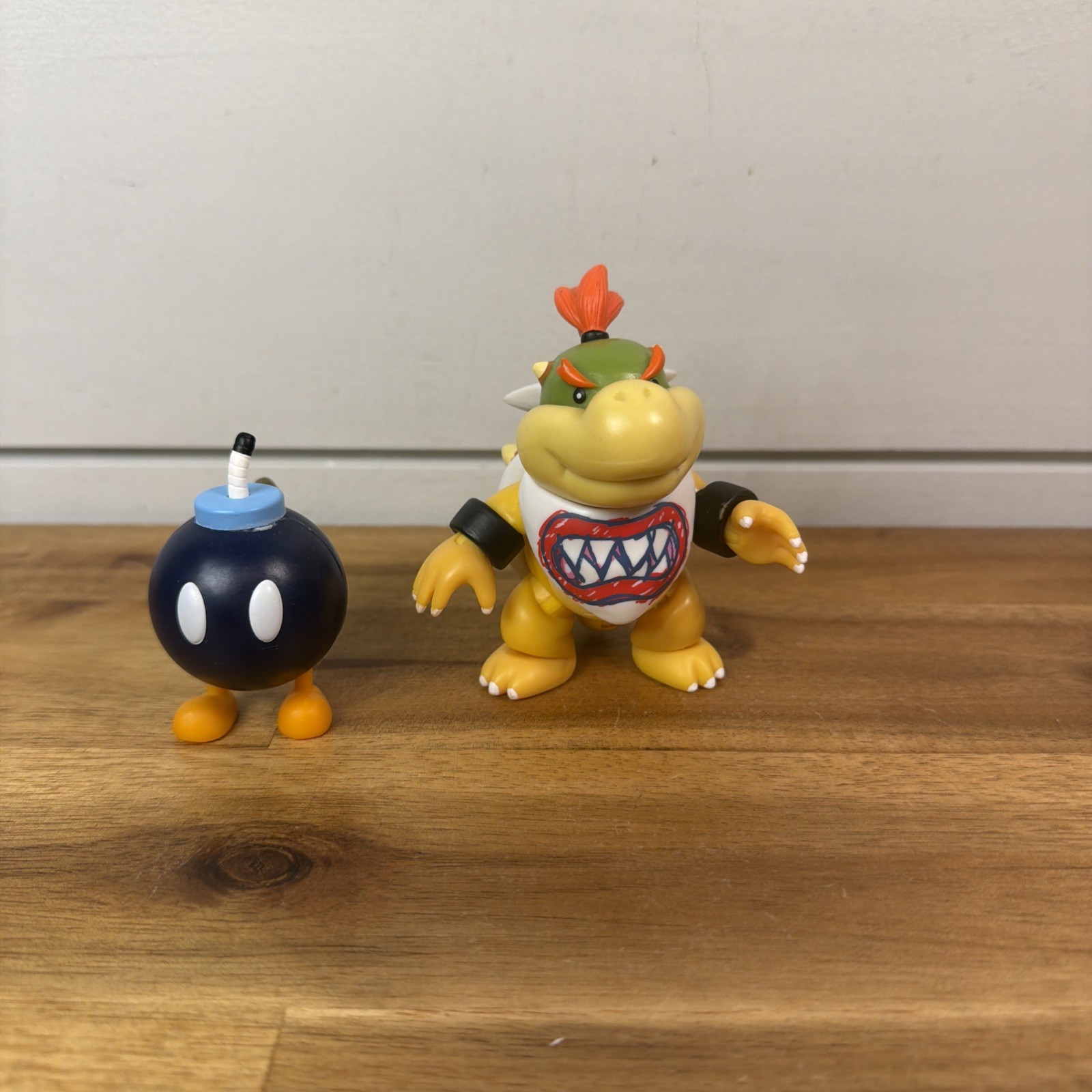 JAKKS Pacific Nintendo Super Mario BOWSER JR w/ BOB-OMB 4&Prime; Scale Ships Fast!