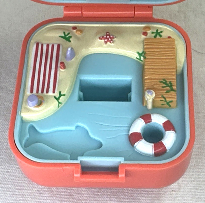 Polly Pocket &rsquo;91 Compact Bluebird Cube Beach Scene Dock Boat Ring Shark Included