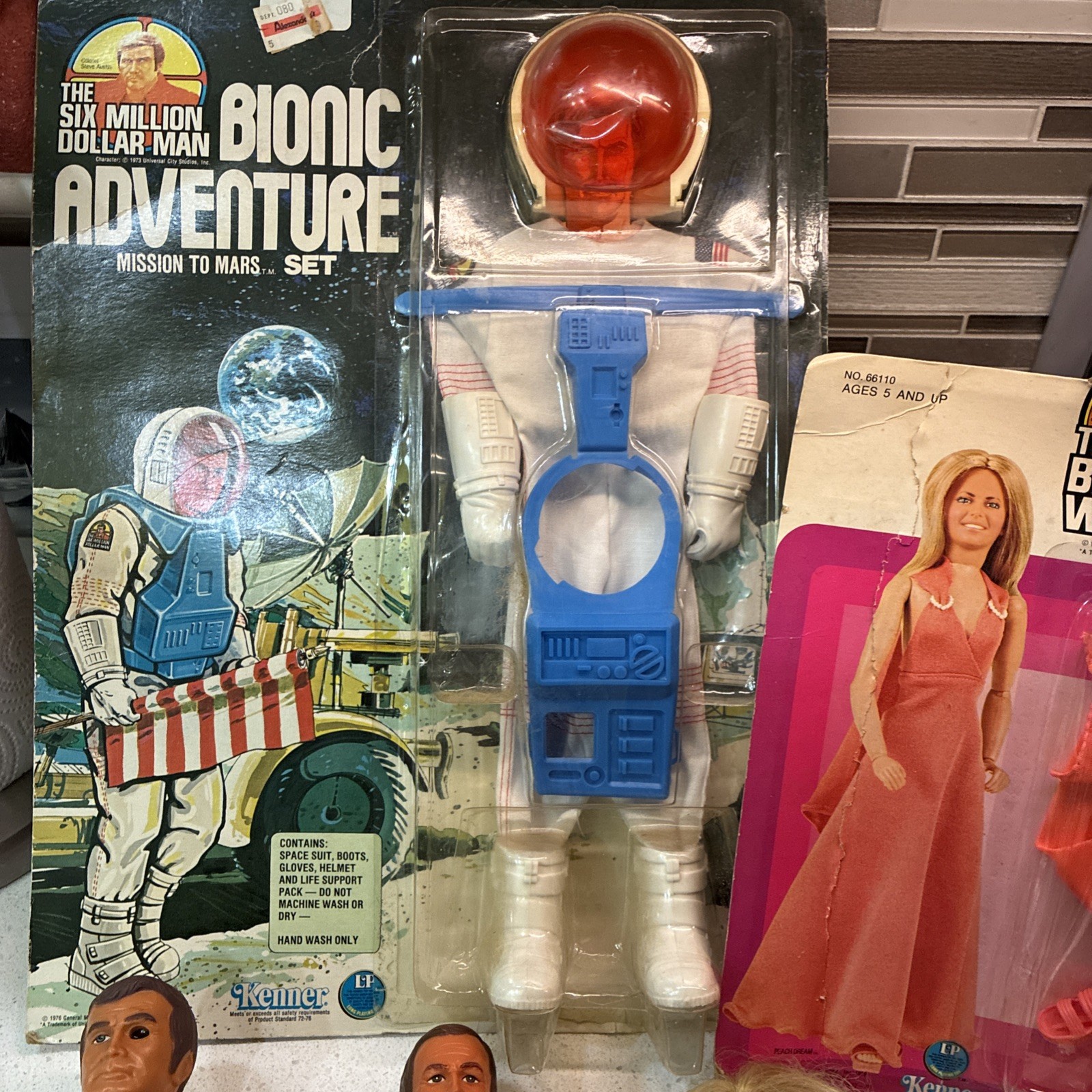 1973 Kenner Bionic Man, Bionic Woman & Maskatron, 2 Outfits, & Critical Arm IP