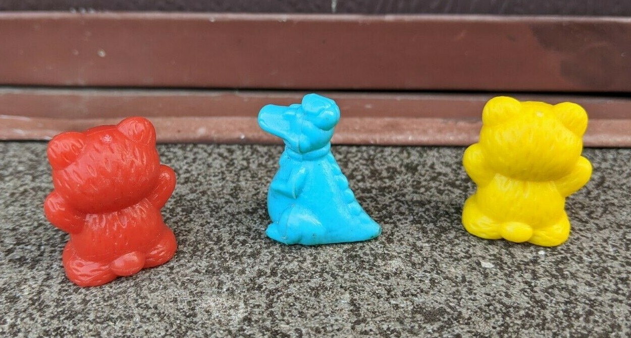 Miniature plastic toy bear 3 piece play set doll house age 5-7 years 1 in. h