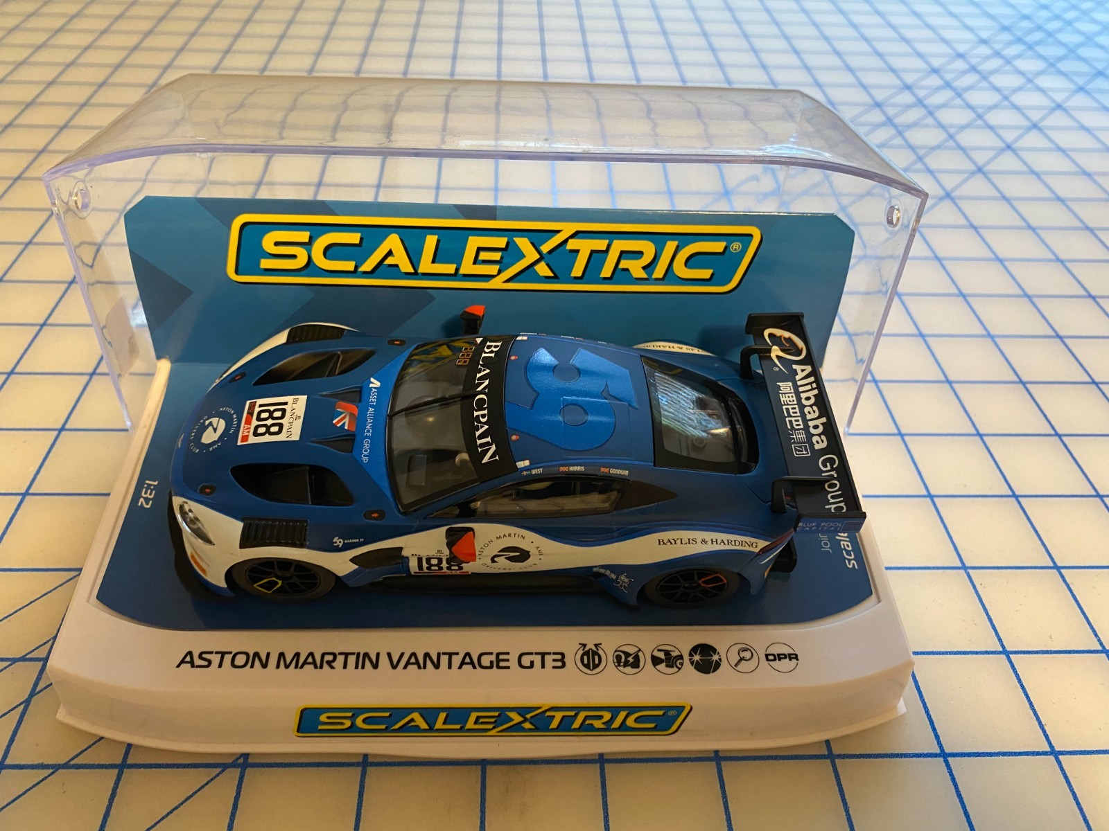 1/32 slot car Scalextric Aston Martin Vantage GT3 Garage 59 2019 #188 C4100