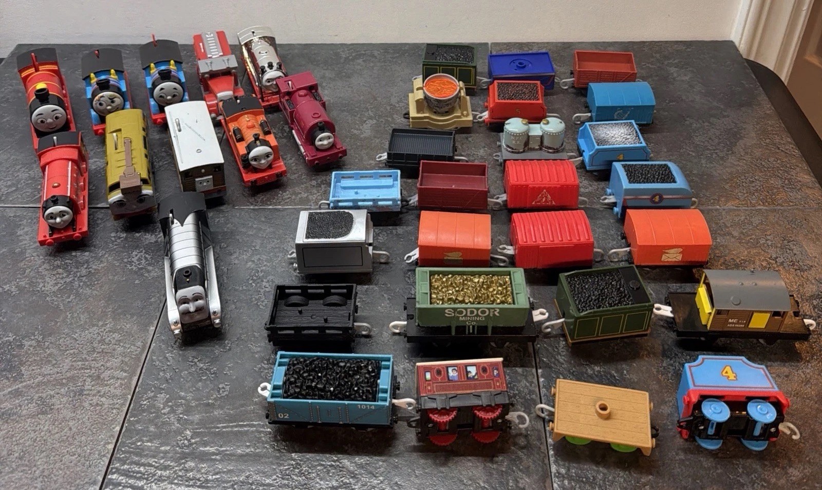 Thomas TrackMaster Motorized Train Lot 36 Pieces Engines Cargo Bundle Untested