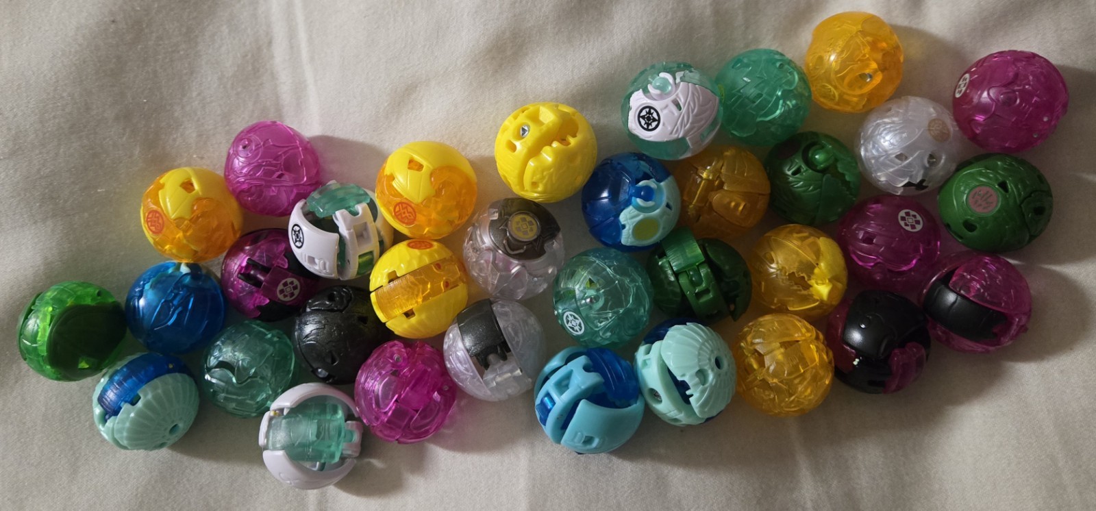 Lot of 34 Bakugan Battle Brawlers Mixed Mini Figures