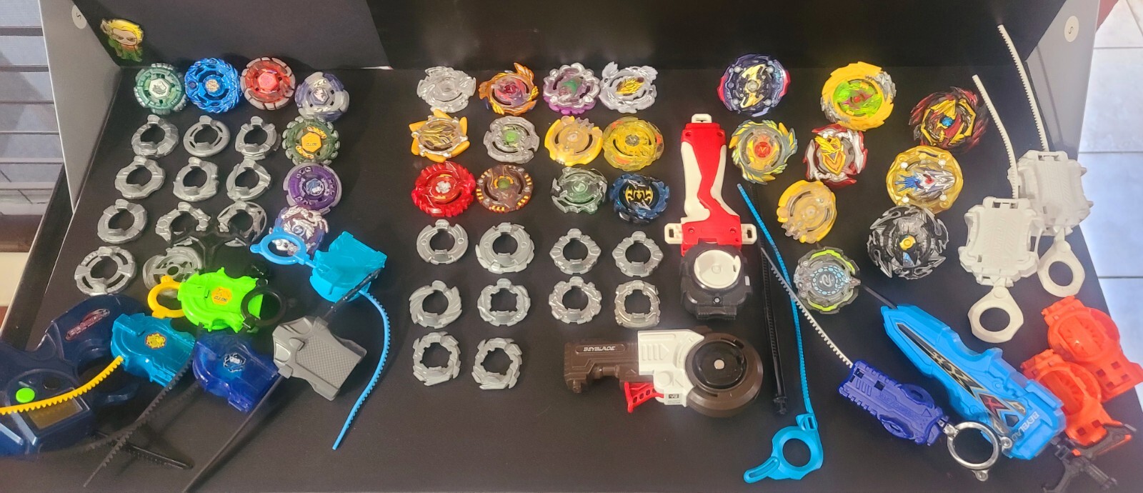 Beyblade Lot Beyblade Burst/Beyblade Metal Fusion Hasbro Takara Buyer Takes ALL