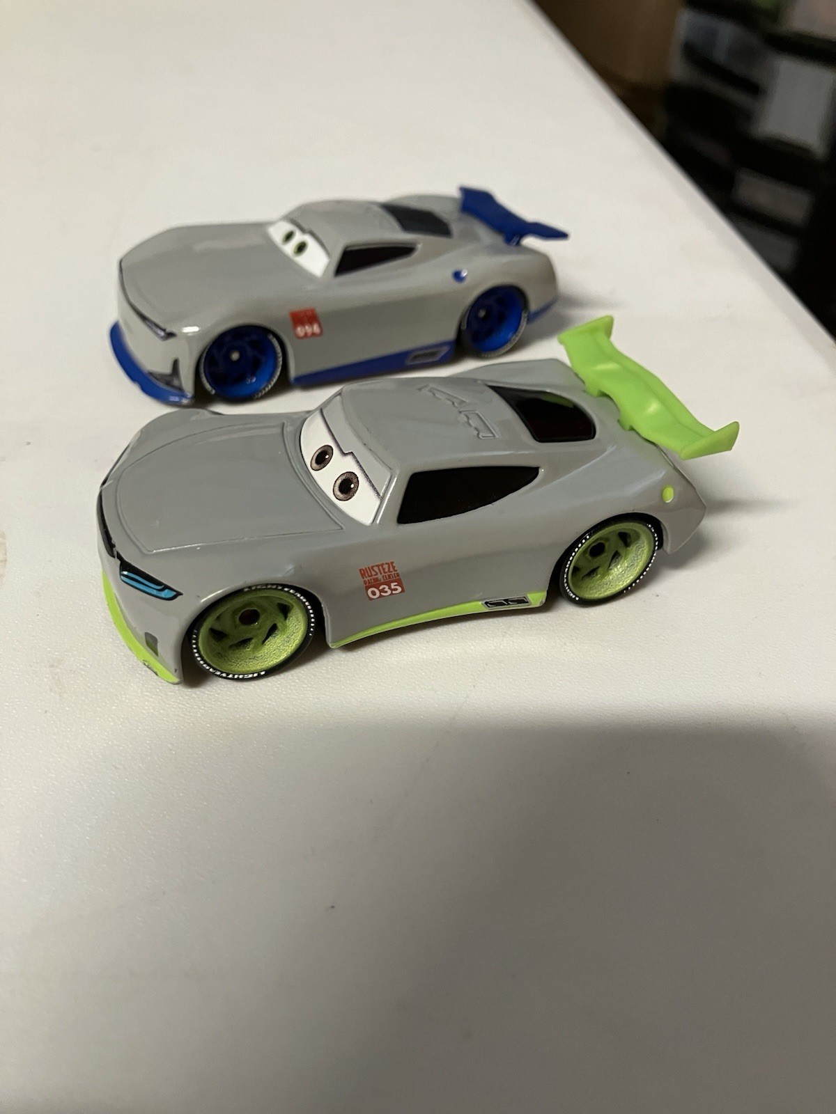 Mattel Disney Pixar Cars 3 Jae Jay & Junyi Racing Center Trainee