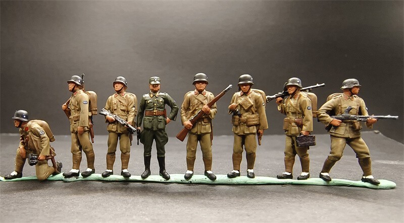 1/72 Handmade WWII Chinese Military Figure 8 Soldiers Sand Table Painted Model