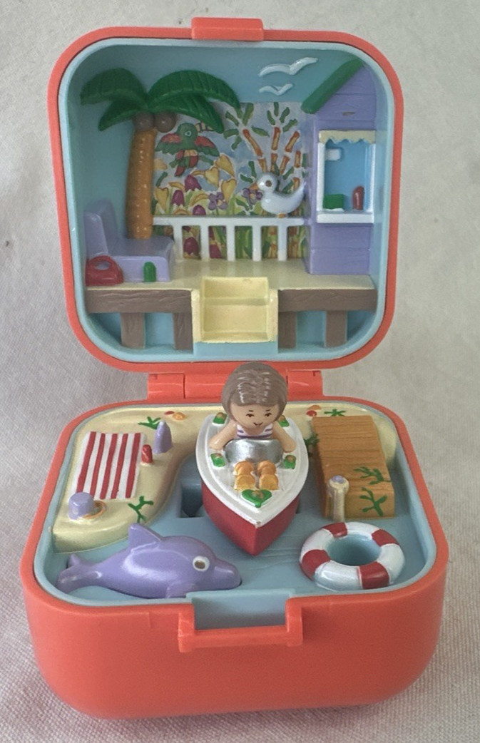 Polly Pocket &rsquo;91 Compact Bluebird Cube Beach Scene Dock Boat Ring Shark Included
