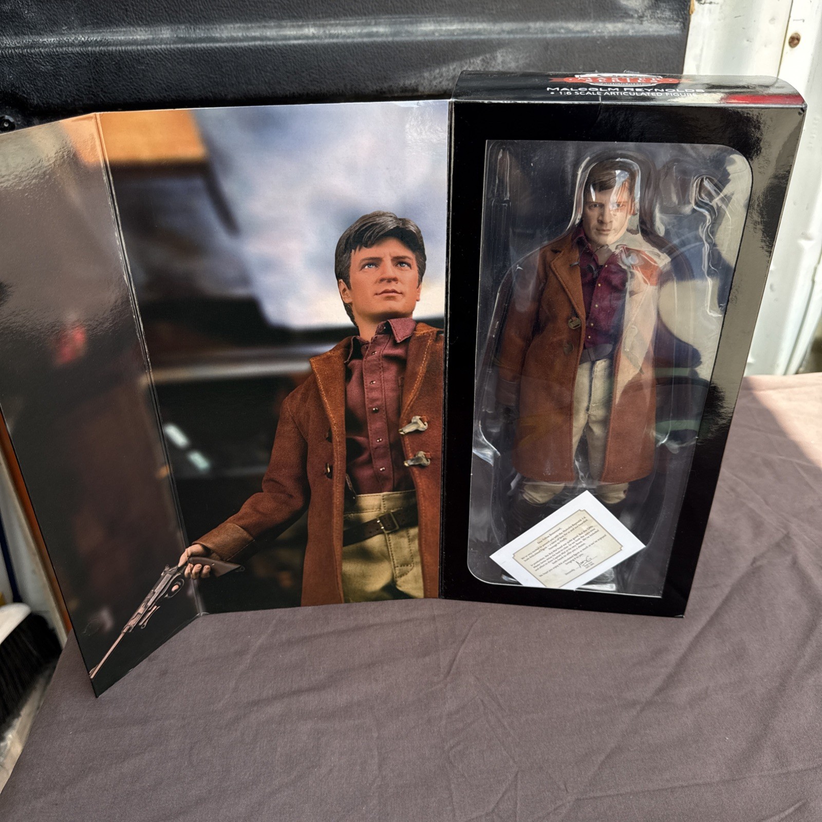 QMx _ Master Series: « MALCOLM REYNOLDS » 1:6 Scale Articulated FIGURE