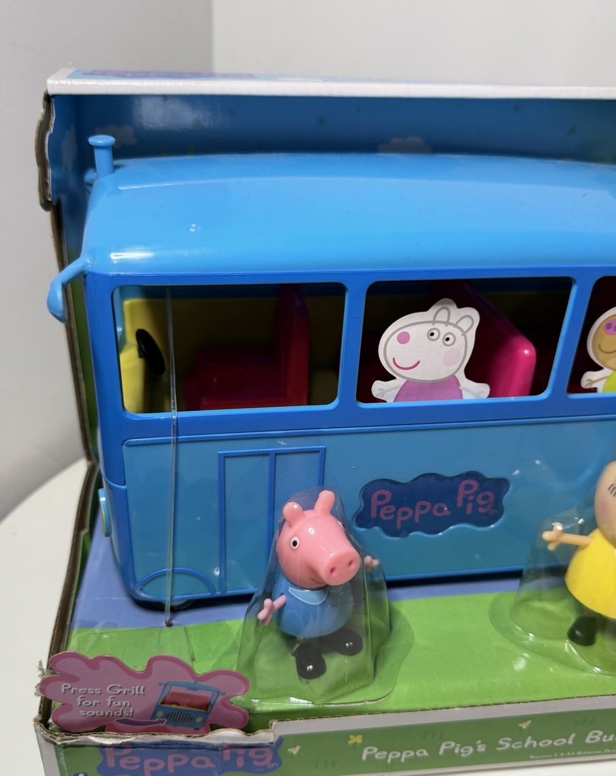 Peppa Pig&rsquo;s School Bus Play Set Removable Roof & Music & 2 Figures Brand New