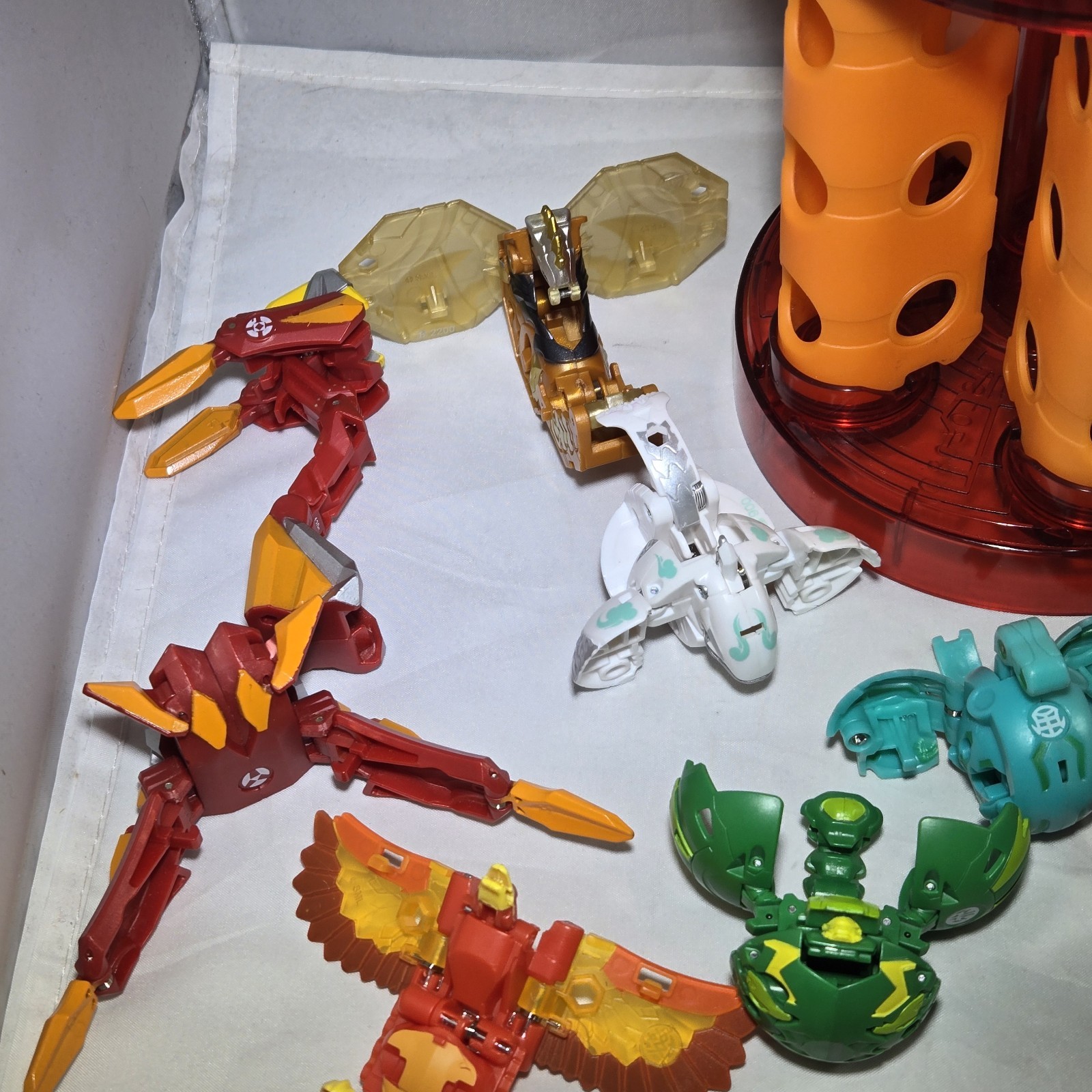 Vintage Bakugan Battle Brawlers Lot of 20 Figures with cards And Carry Case