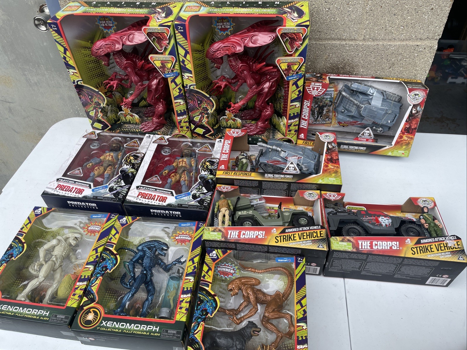 Alien Collection Queen + Xenomorph, Predator, The Corps, All New, Lanard Toys