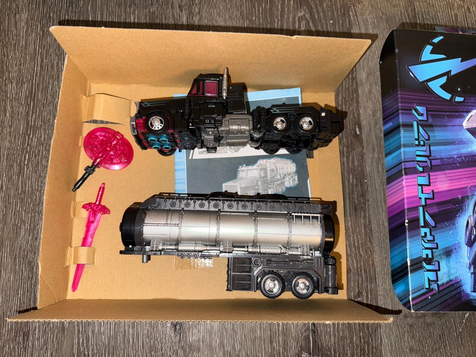 (2022) Hasbro: Transformers Legacy Velocitron Speedia 500 Leader Class Scourge