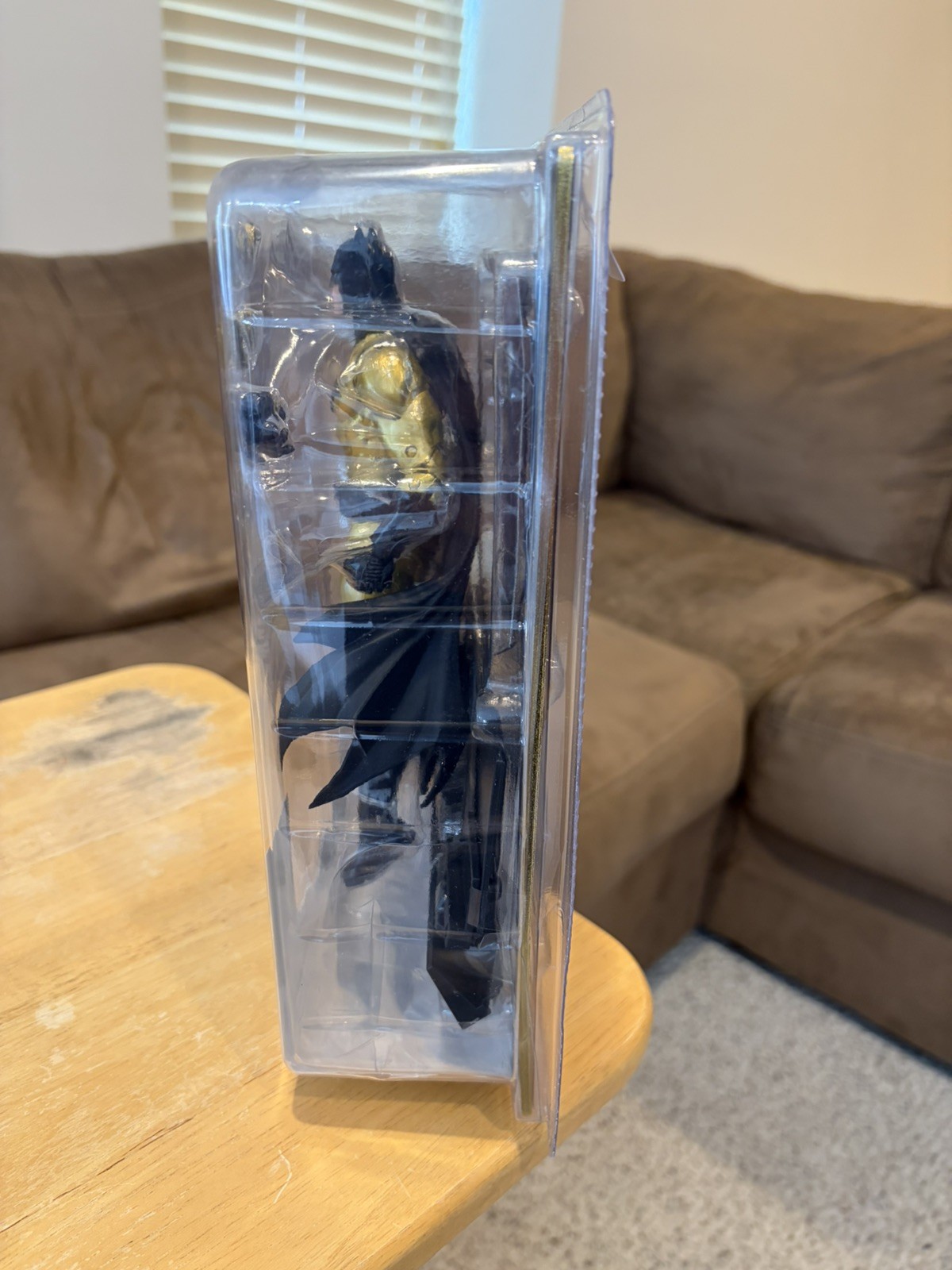 McFarlane DC Multiverse BATMAN HUSH SDCC EXCLUSIVE Gold Label DAMAGED