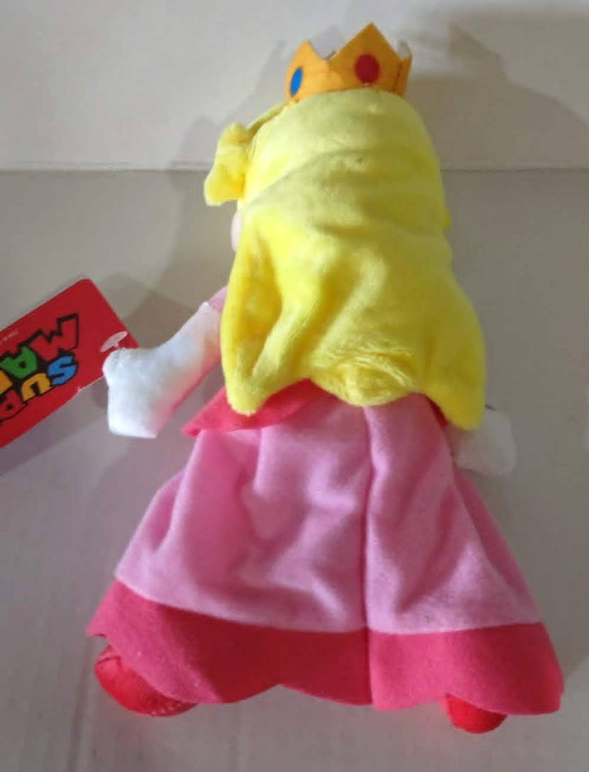 PRINCESS PEACH Nintendo Super Mario Soft Plush Doll 8.5&Prime; New. Licensed .