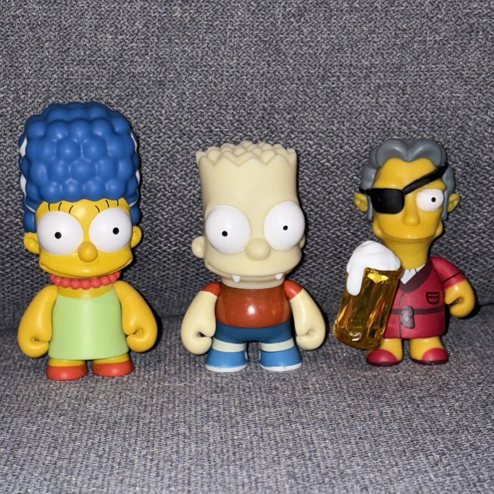 Kidrobot Lot – Simpsons Treehouse of Horror – Marge, Moe, Vampire Bart