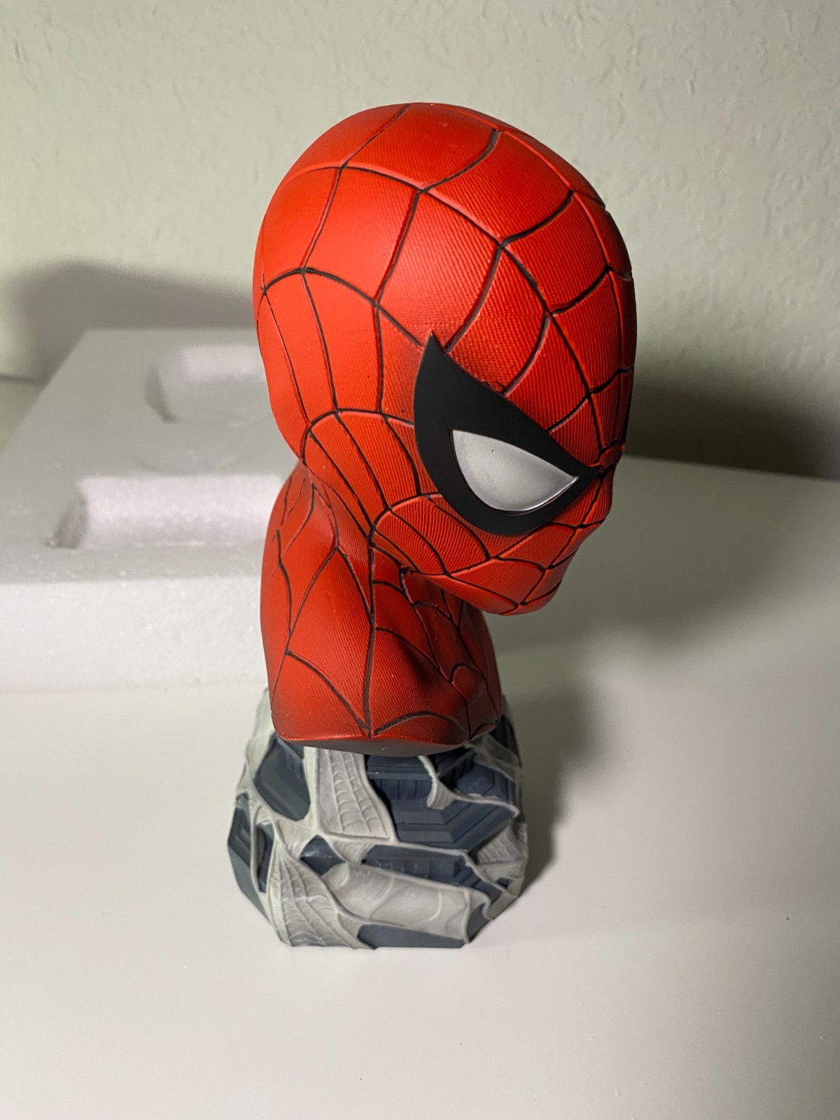 Spiderman Diamond Select Legends In 3D 1/2 Scale Resin Bust Limited 0745/1000