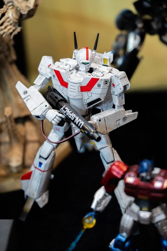 Threezero Robotech ROBO-DOU VF-1J Limited Edition Veritech Rick Hunter Figure