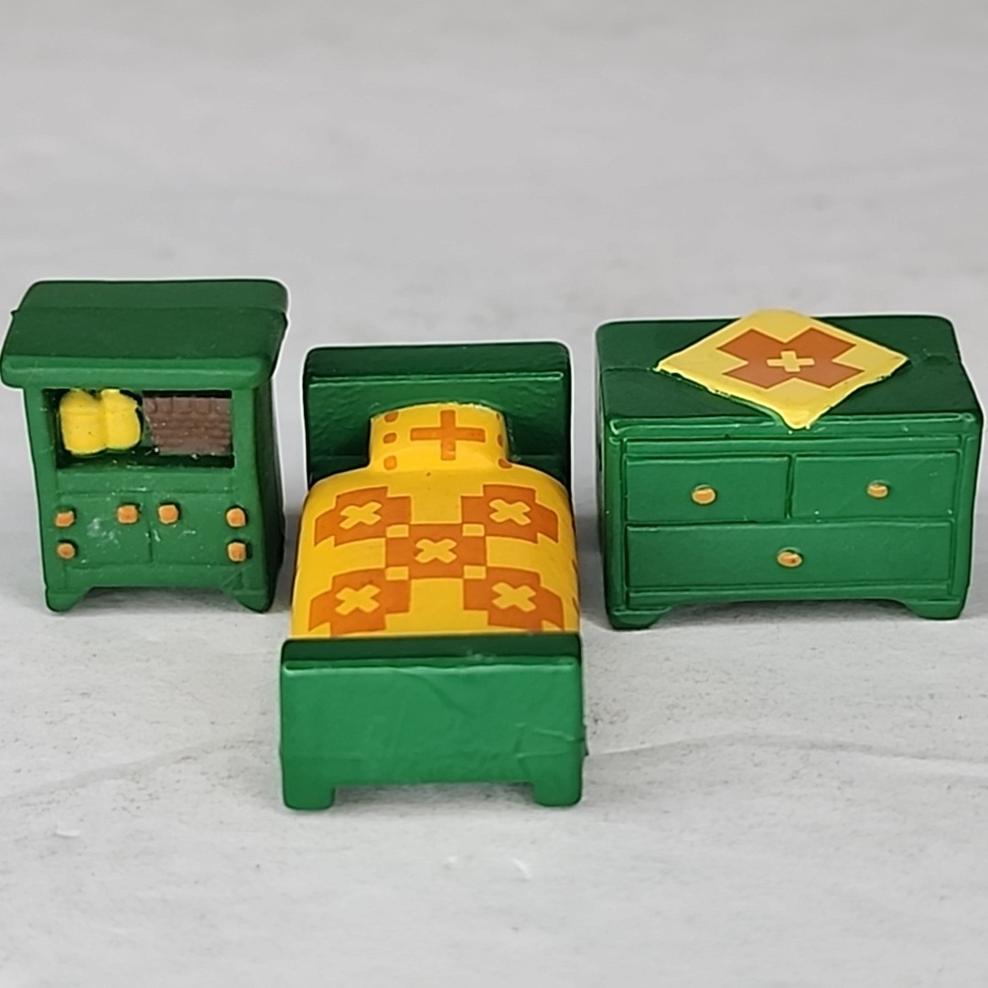 2001 Animal Crossing My House Green Series Wardrobe Bed Desk Furniture Lot of 3