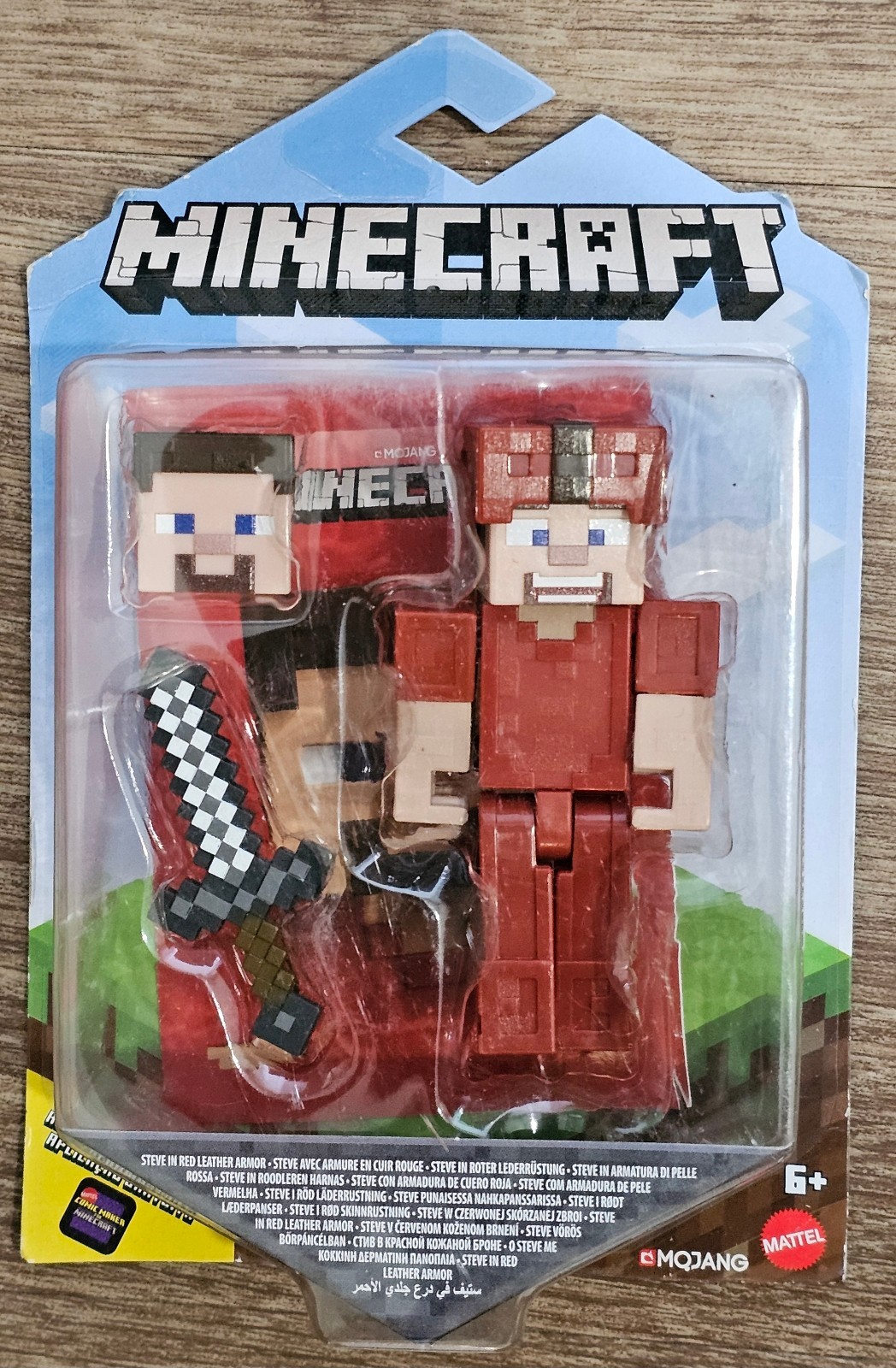 2019 Minecraft Steve Comic Maker Action Figure – Red Leather Armor GRD78