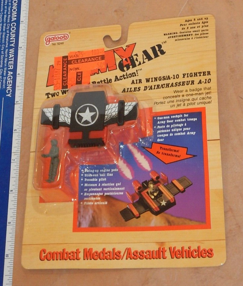 1988 GALOOB ARMY GEAR COMBAT MEDALS – AIR WINGS A-10 FIGHTER, NOS, SEALED