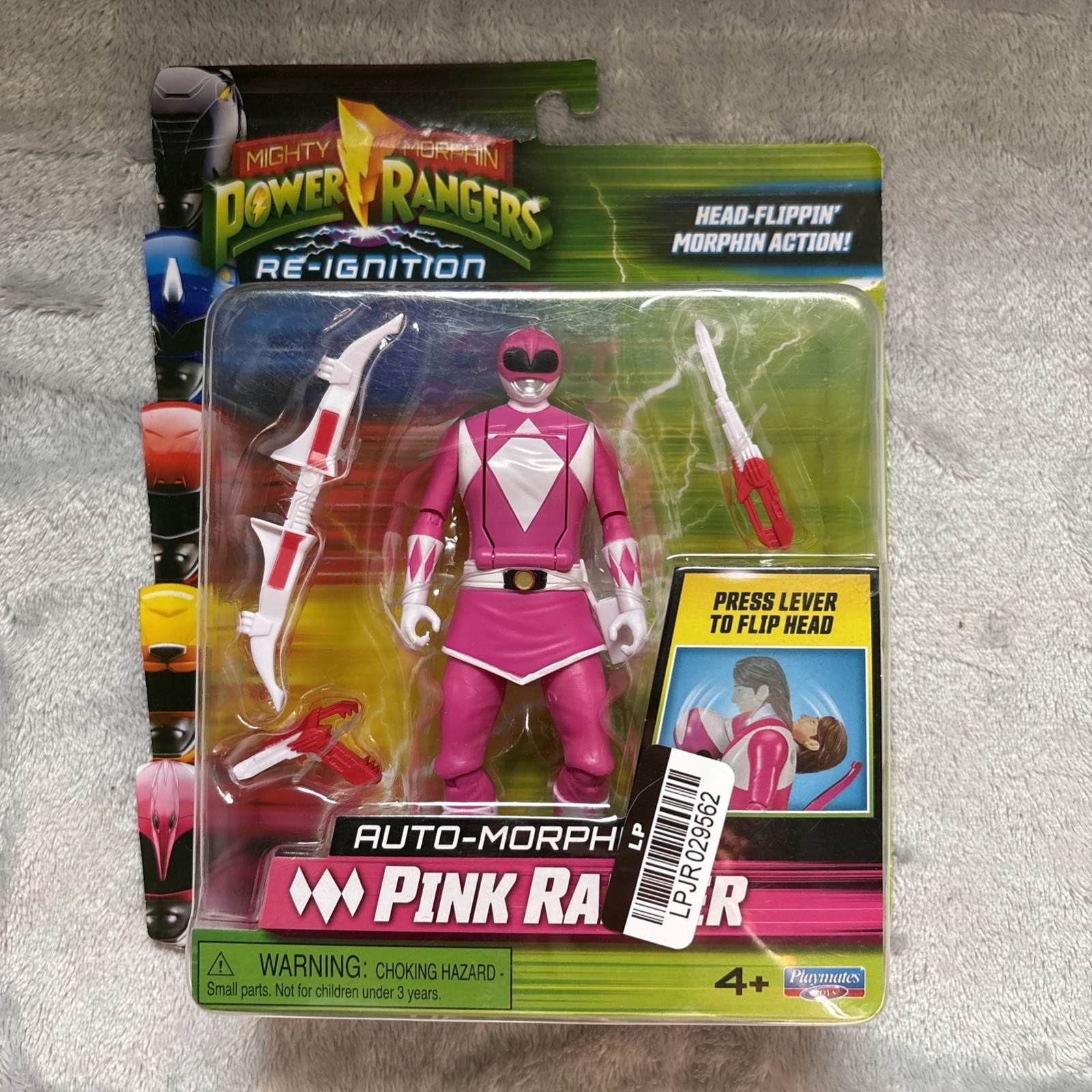 Mighty Morphin Re-Ignition – Auto-Morphin Pink Ranger Action Figure