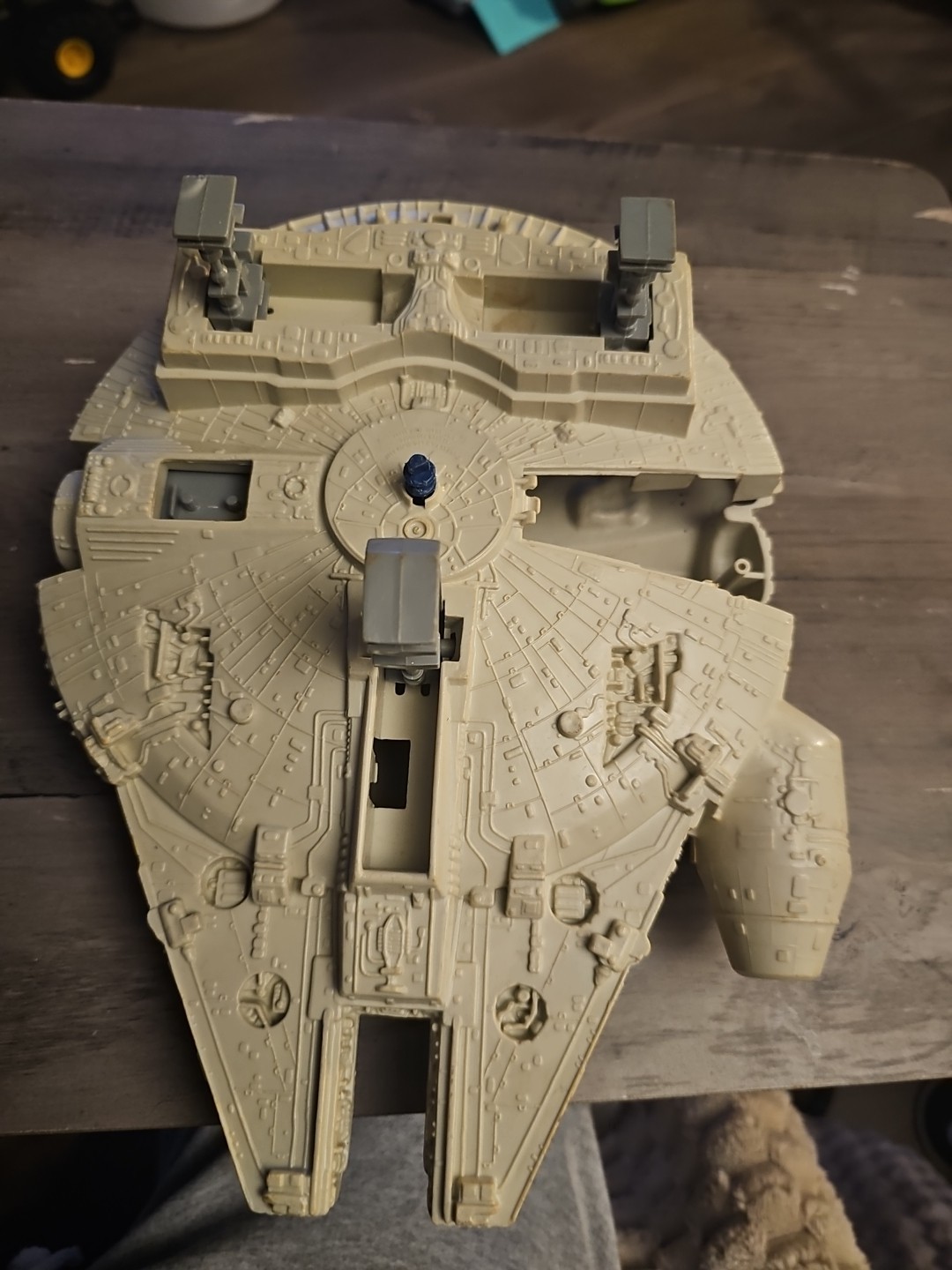 VINTAGE KENNER MICRO COLLECTION MILLENIUM FALCON INCOMPLETE.