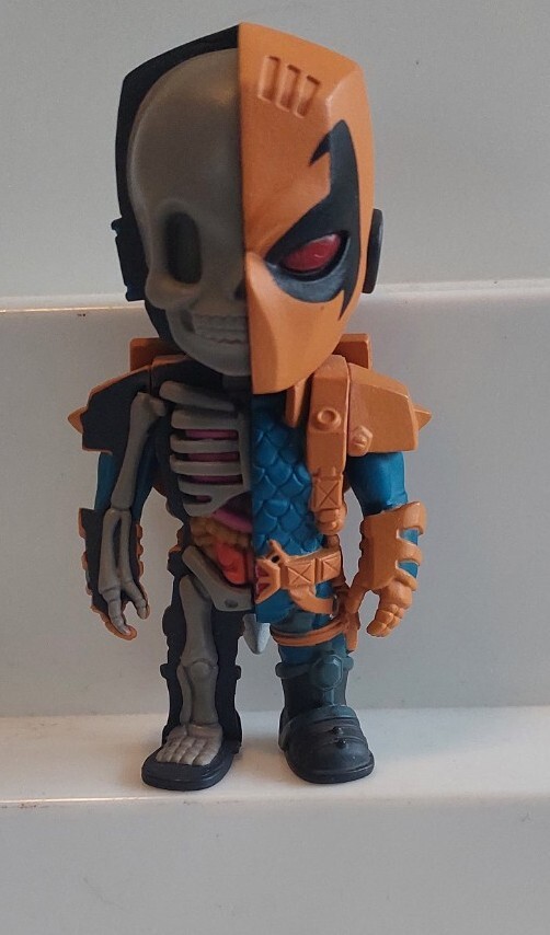 Vinyl Figures XXRAY DC Comics Deathstroke 4D Vinyl Action Figure by Jason Freen
