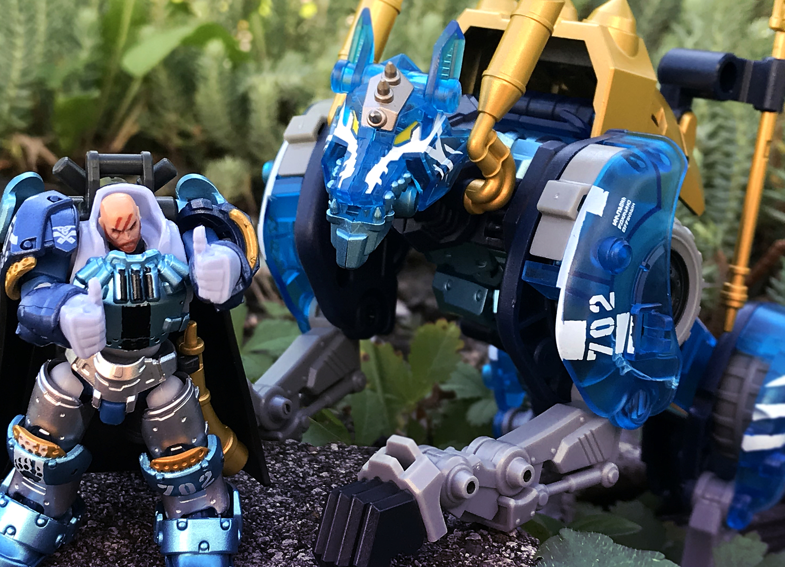 BOTCON 2022 EXCLUSIVE Archecore ARC-07 Crystal Wolf Freki & Sturla IN STOCK NOW!