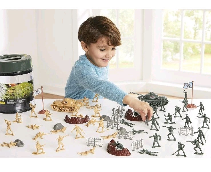 True Heroes 65 Piece Military Forces Kids Play Patriotic Heroes Army Men Tanks