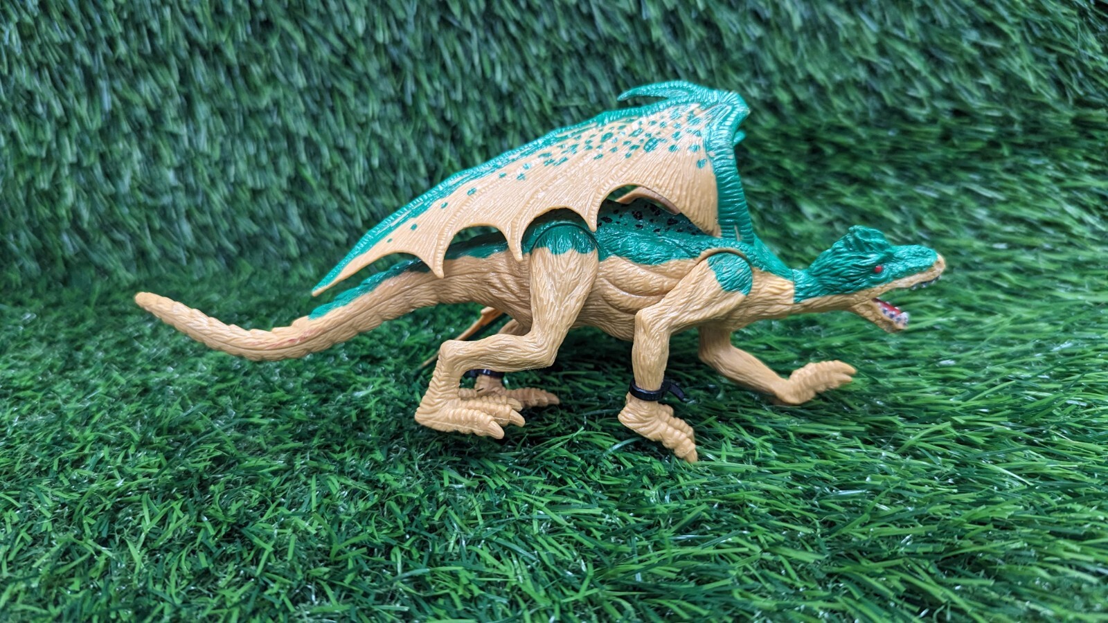 Kid Galaxy Poseable Dragon Action Figure Green Fantasy 8 inches Long KG21077S