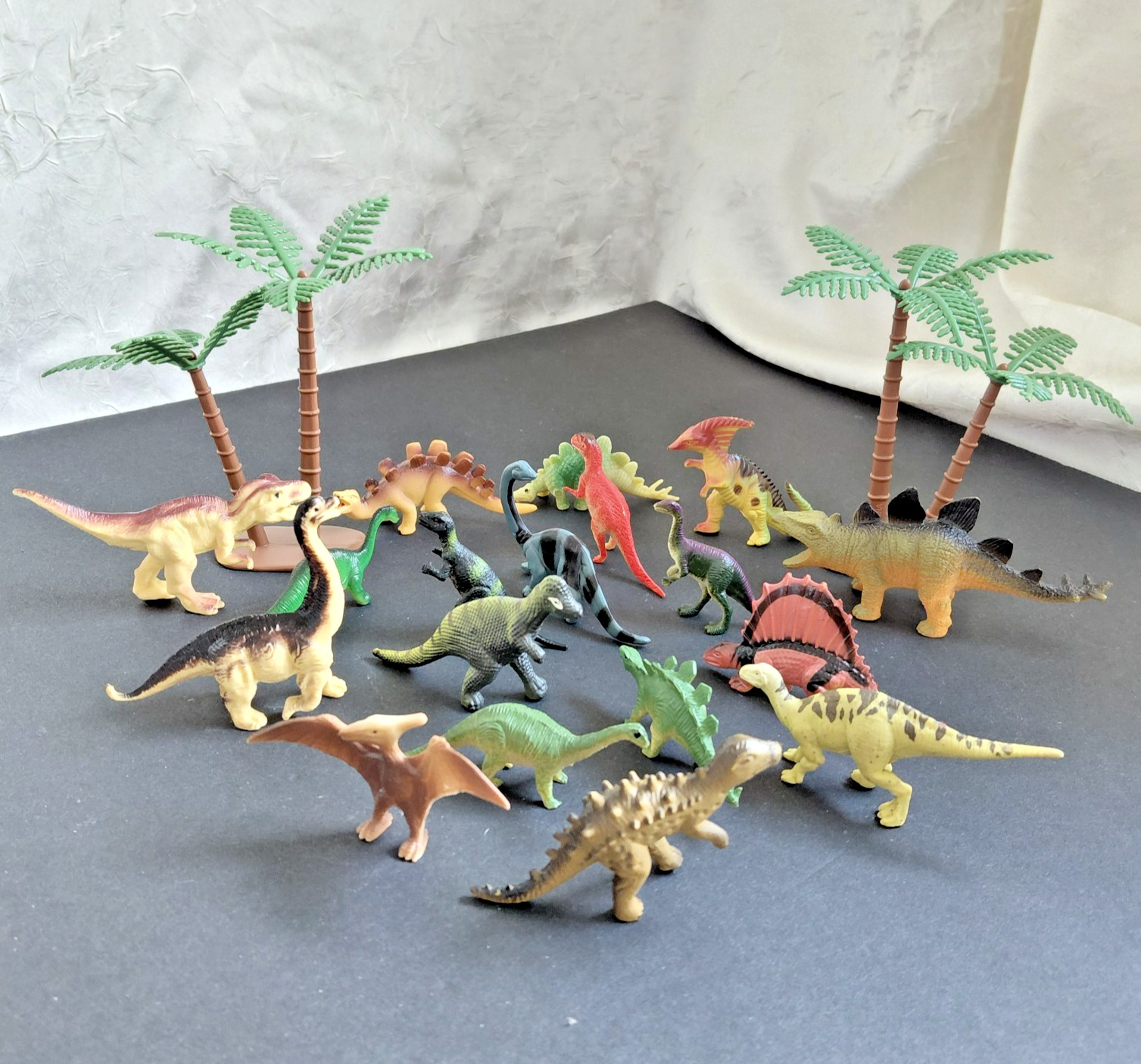 Mini Dinosaur Figures Hard Plastic Lot Of 23 piece 2 – 3 In Tall Education Toys
