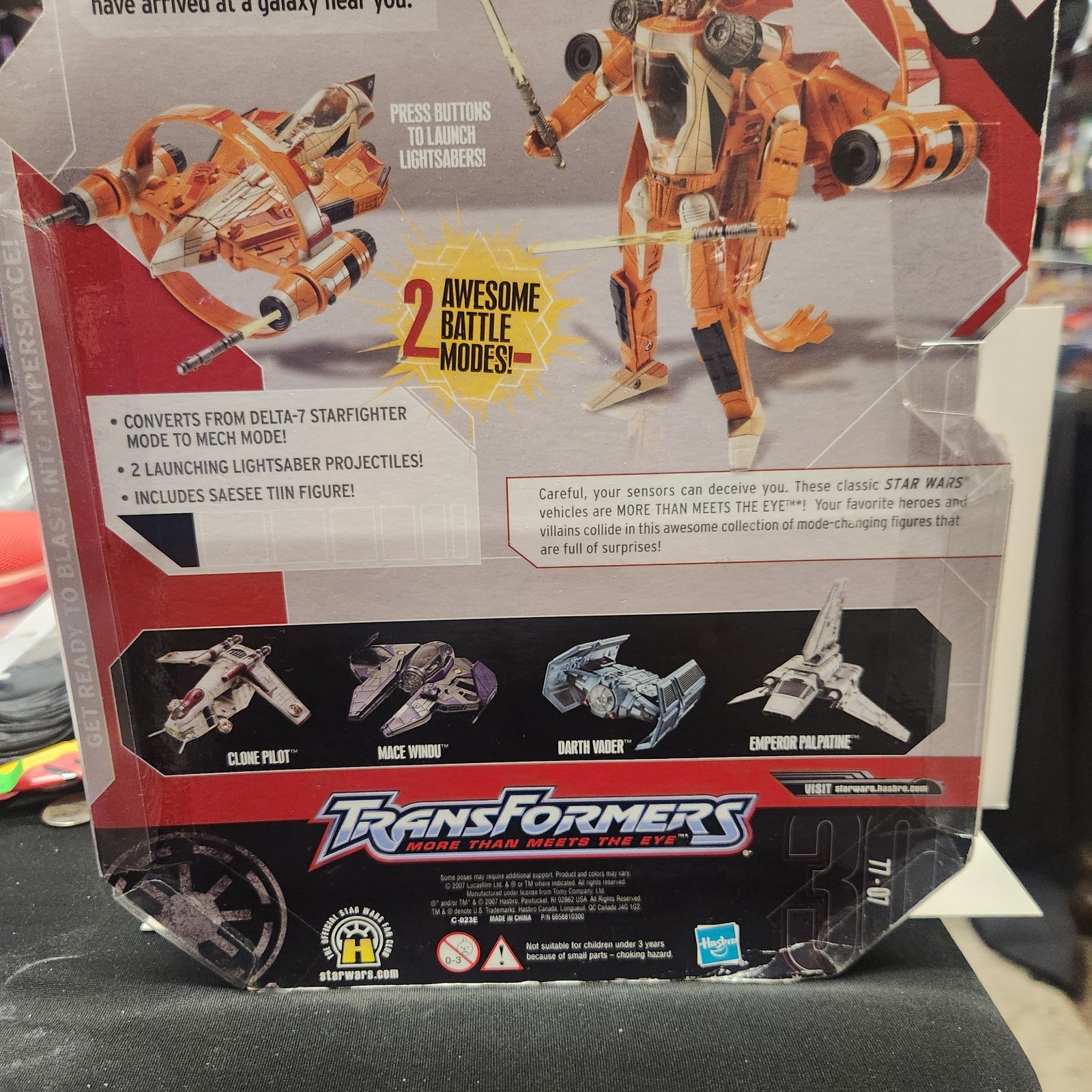 Hasbro Star Wars Transformers Saesee Tiin & Episode 2 Starfighter Action Figure