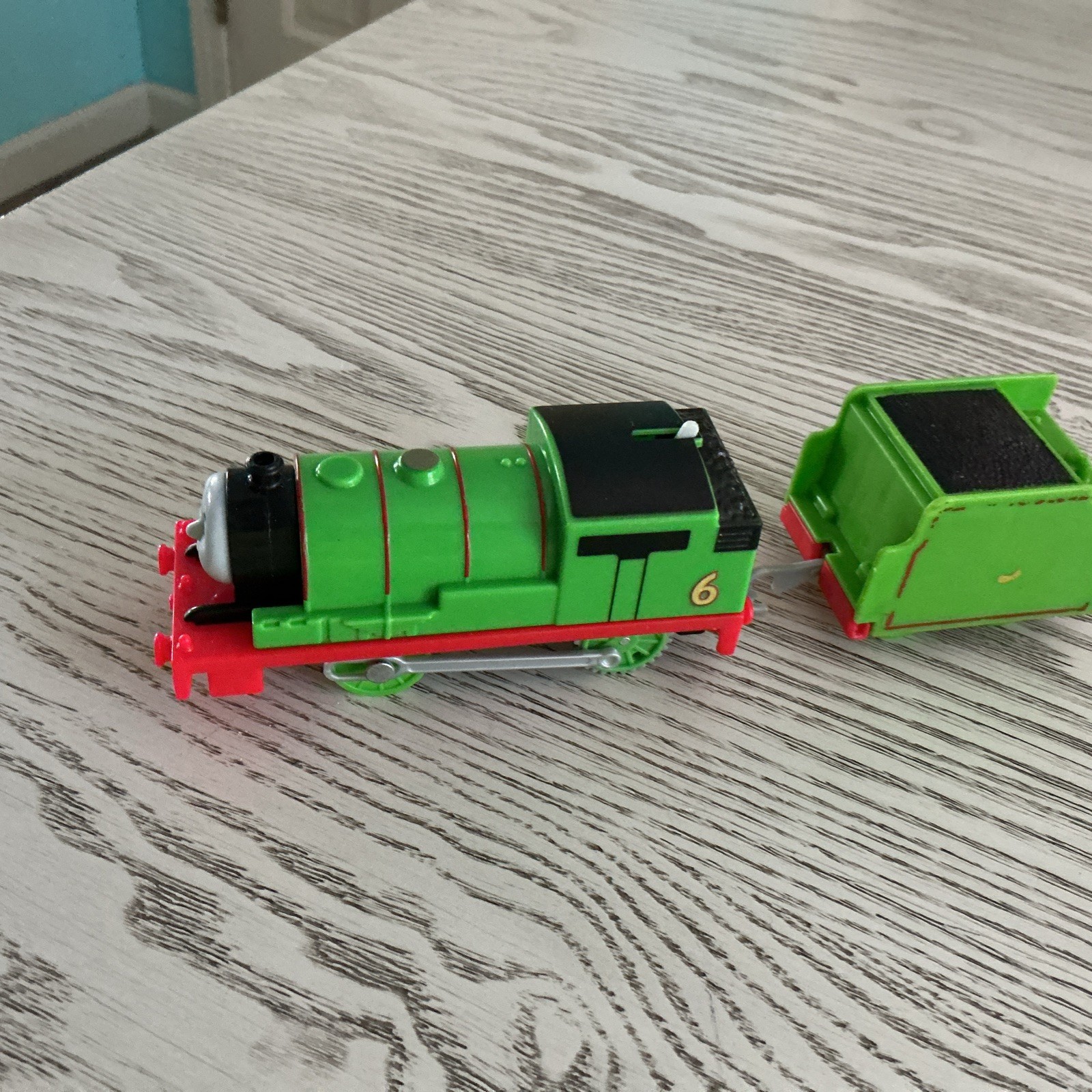 Thomas & Friends Trackmaster Henry Battery Powered Motorized Engine 2013 Works