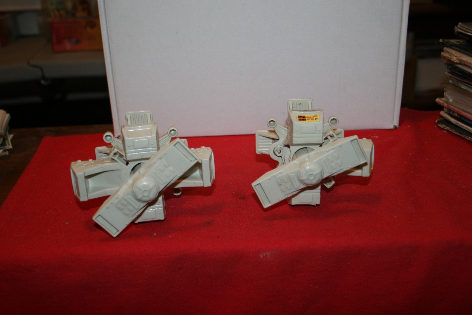 ( 2 ) Star Wars 1982 Kenner Star Wars Maintenance Energizer Mini Rig Body!!!